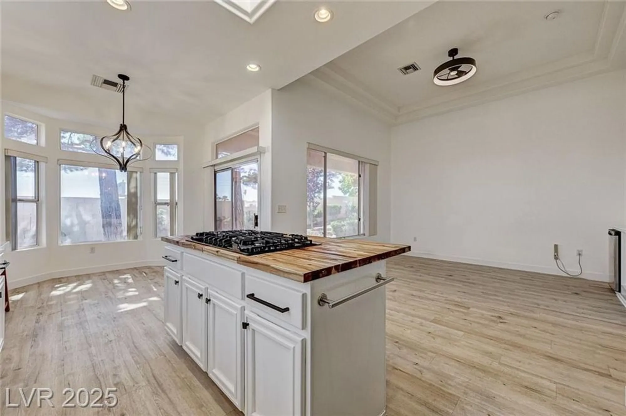 Property Slideshow image 19 of 47 | 10725 mission lakes ave, Las Vegas, NV, 89134