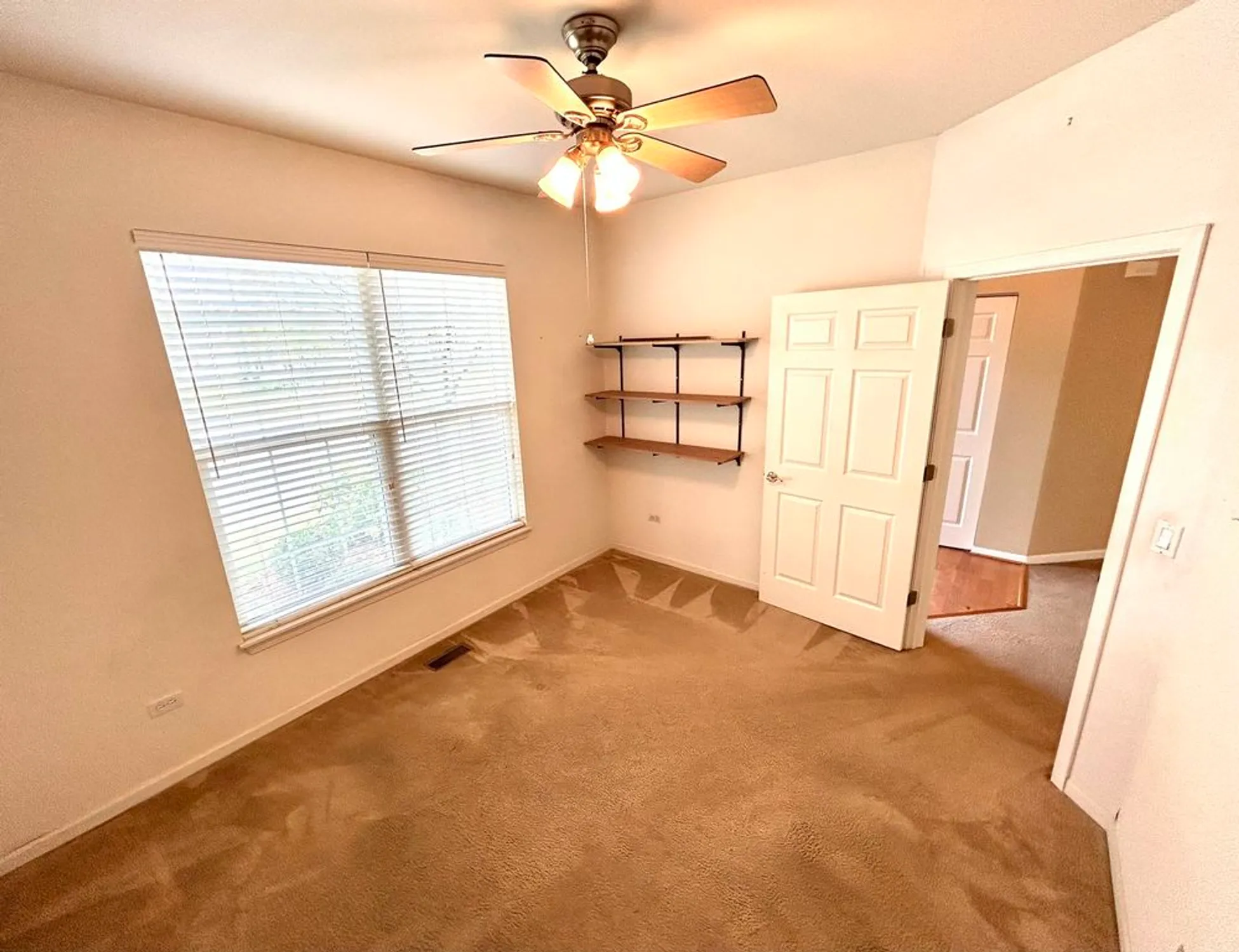 Property Slideshow image 6 of 19 | 21531 wolf lake way, Crest Hill, IL, 60403