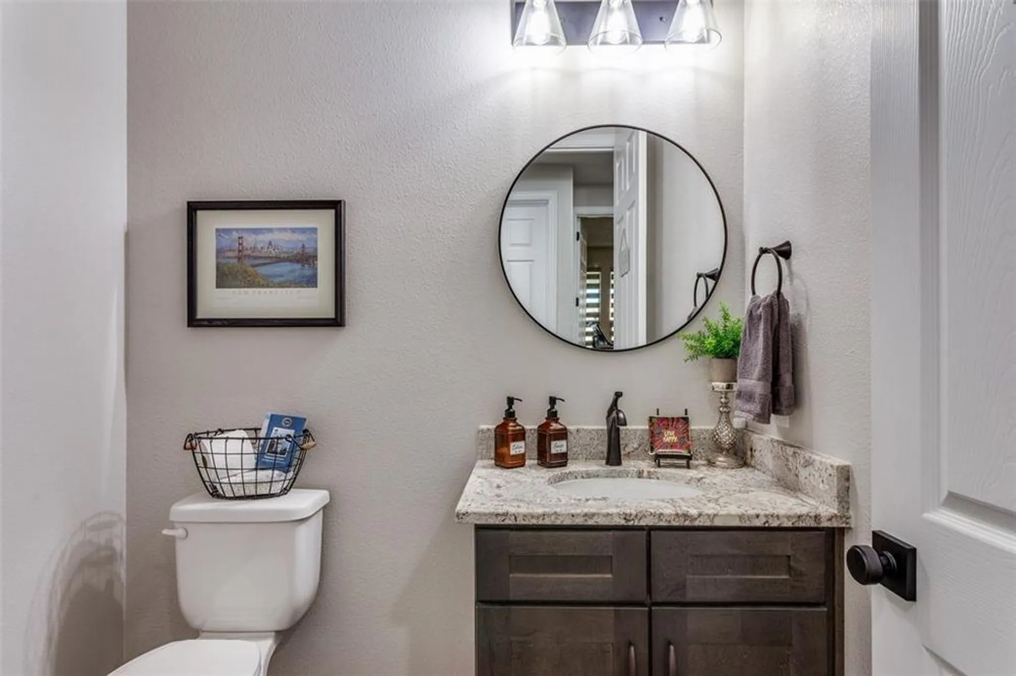 Property Slideshow image 23 of 36 | 9900 silver rock way, Denton, TX, 76207