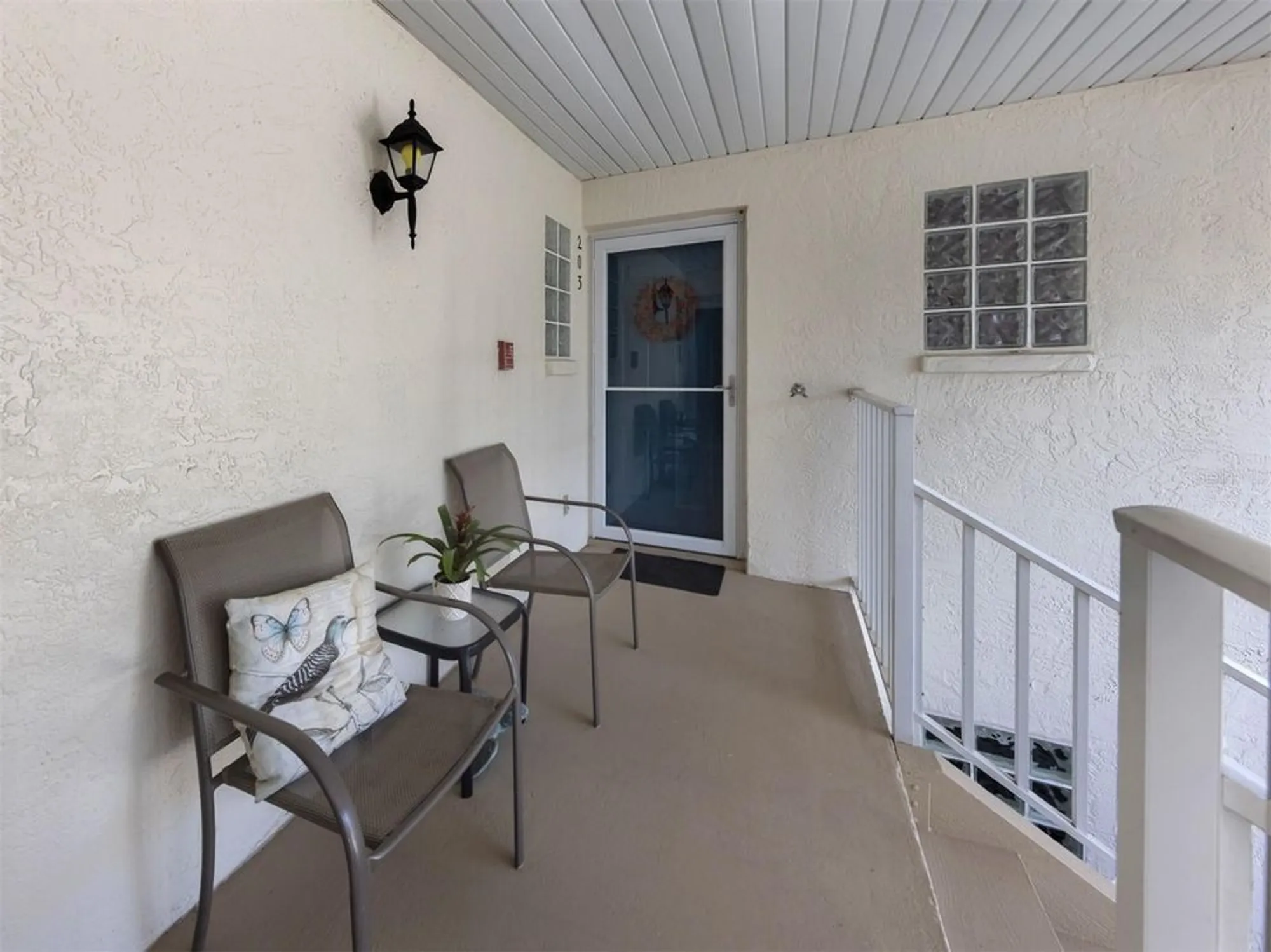 Property Slideshow image 5 of 76 | 805 montrose dr 203, Venice, FL, 34293