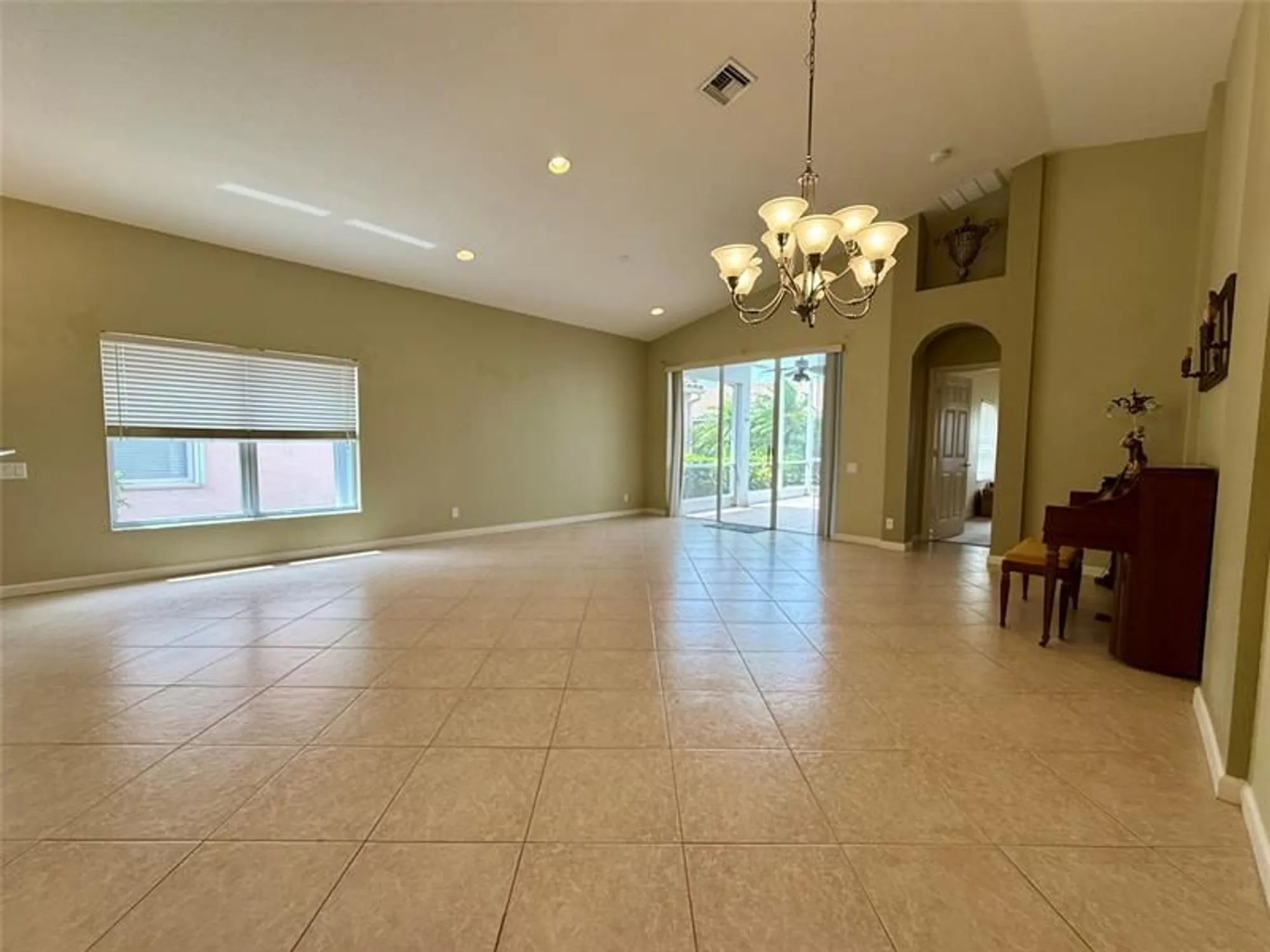 Property Slideshow image 5 of 47 | 344 nw breezy point loop, Port St Lucie, FL, 34986