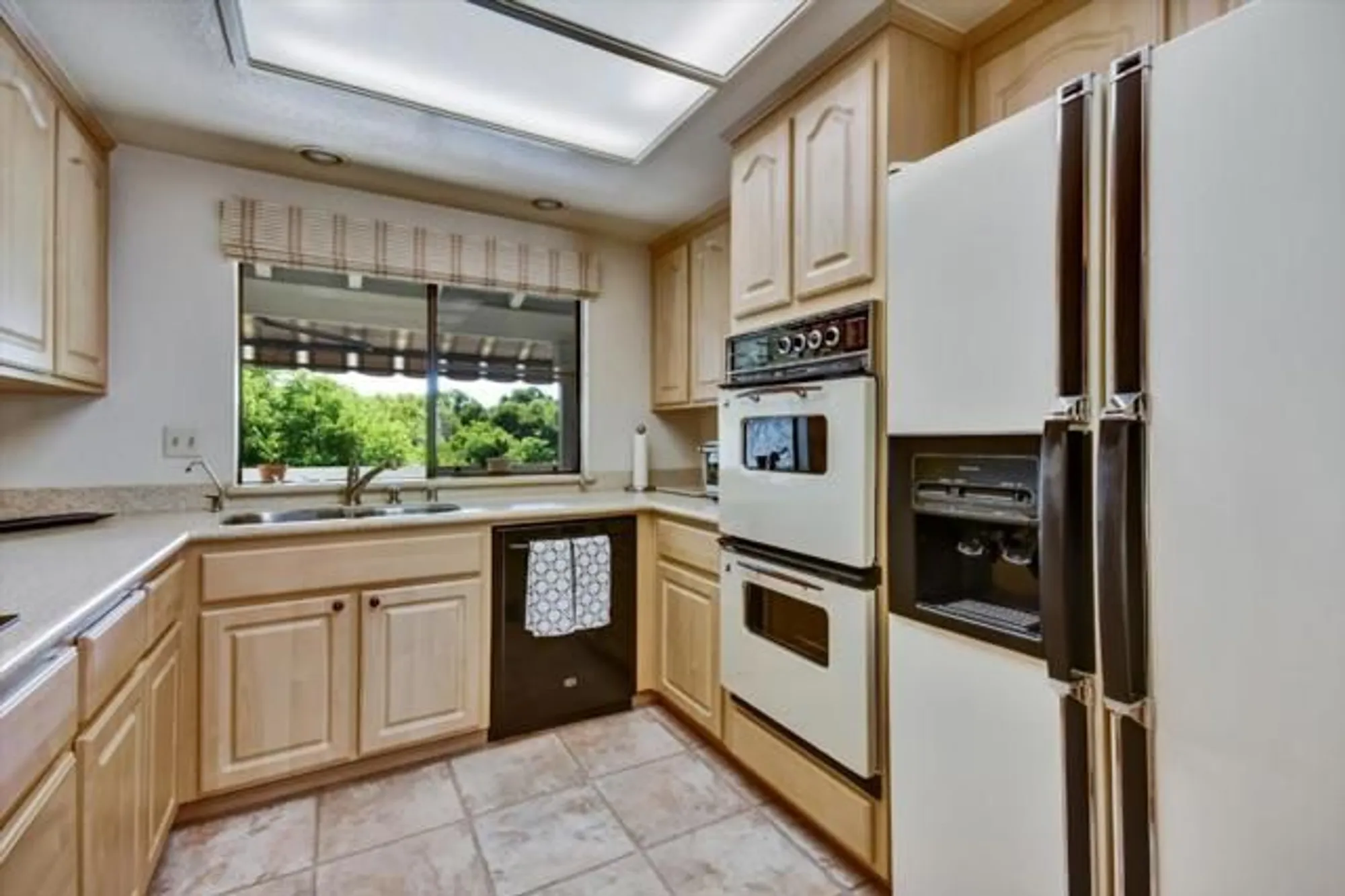 Property Slideshow image 7 of 59 | 7302 via granja, San Jose, CA, 95135