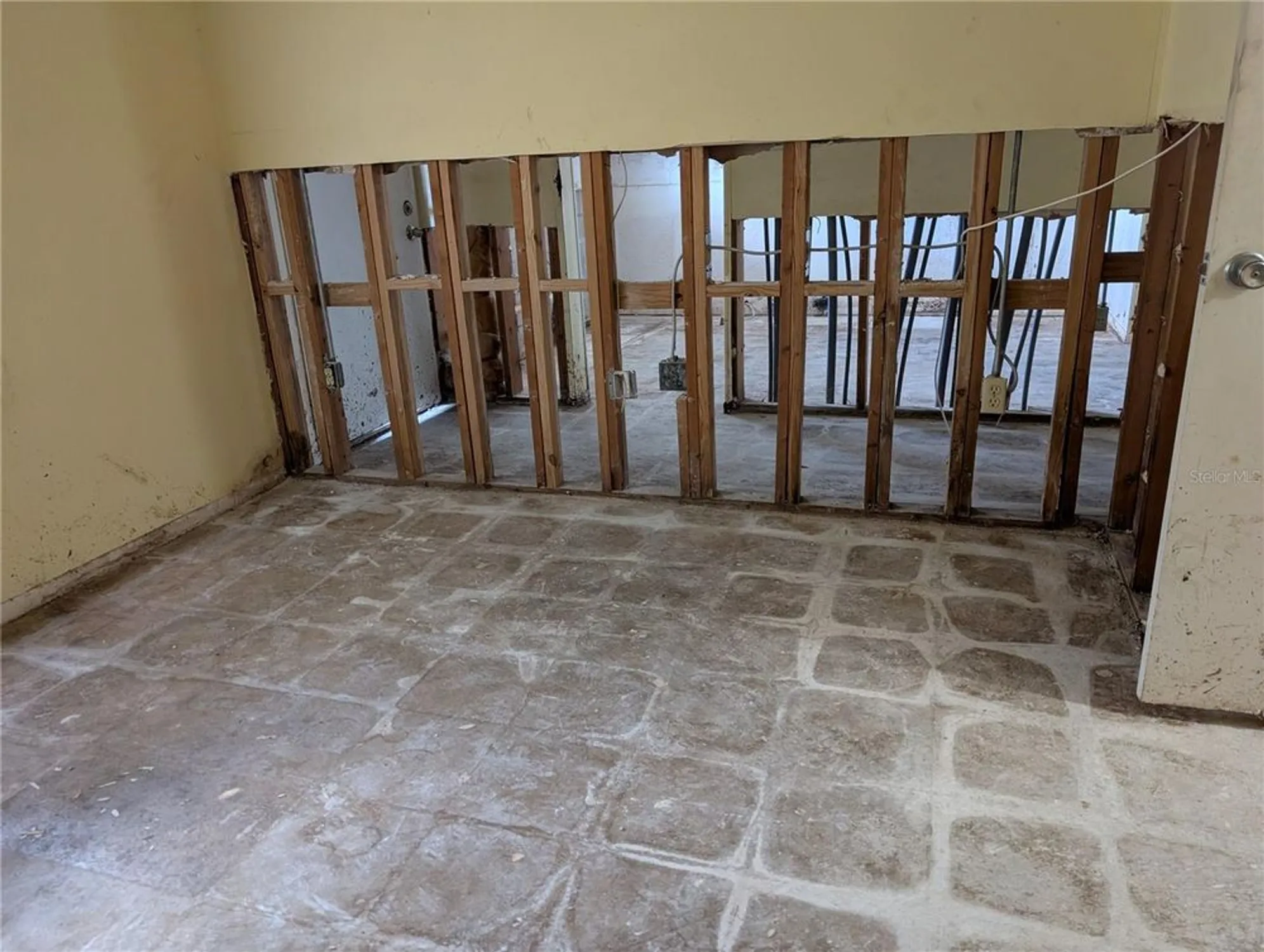 Property Slideshow image 10 of 18 | 3074 lake bayshore dr # o-120, Bradenton, FL, 34205