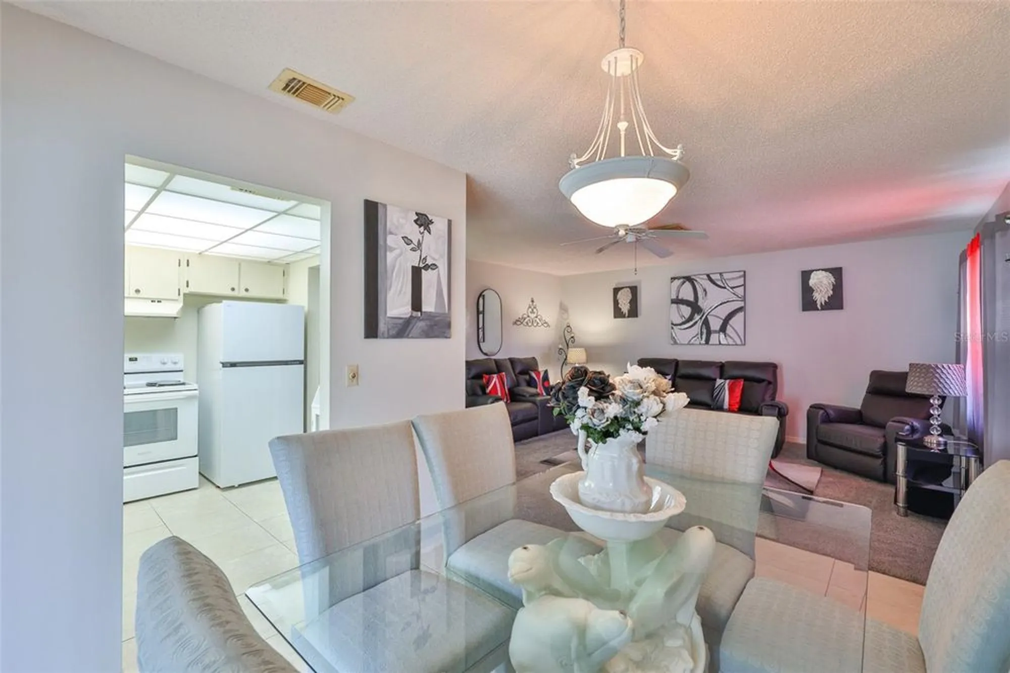 Property Slideshow image 9 of 55 | 401 feltham trl a, Sun City Center, FL, 33573