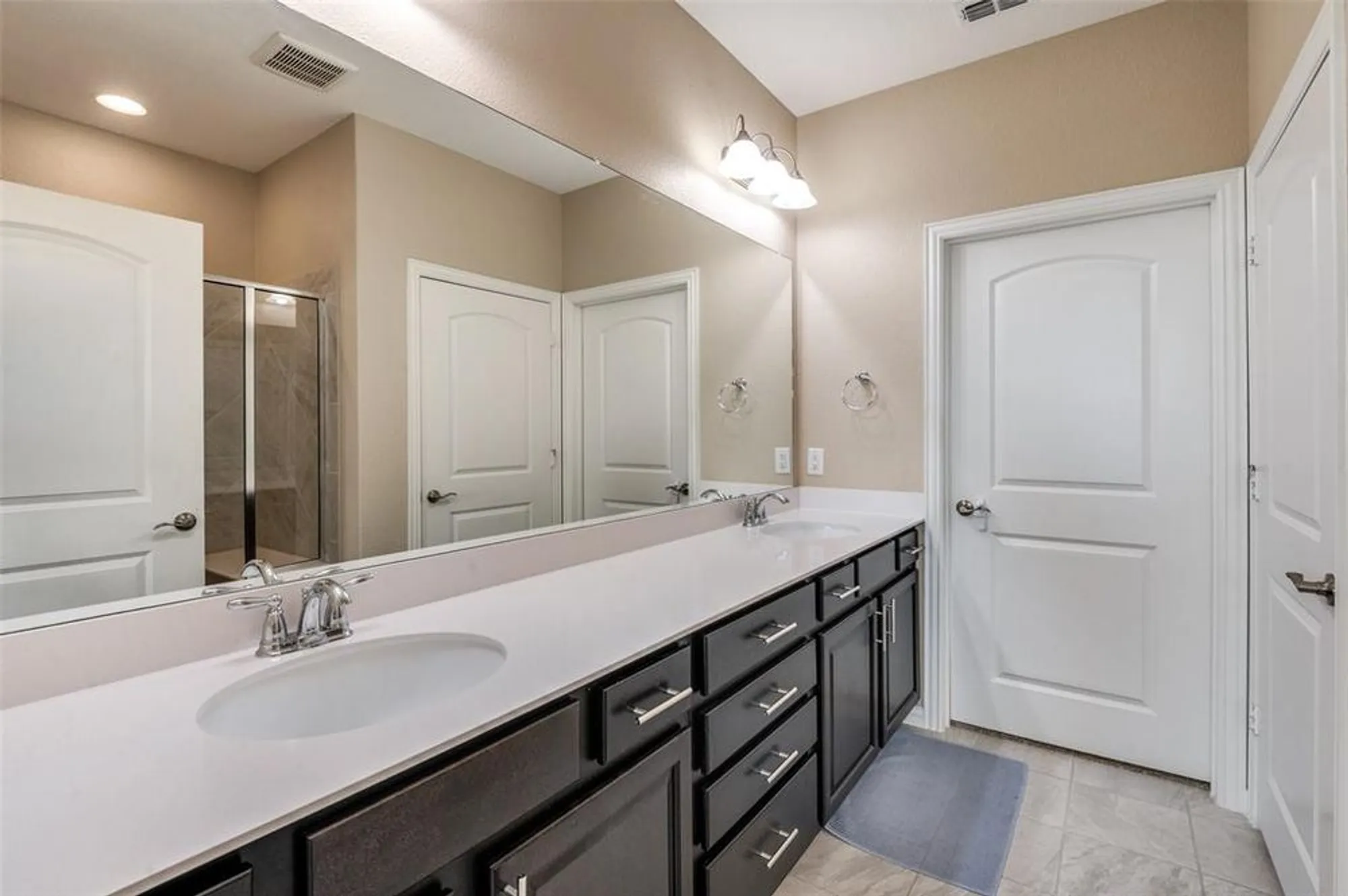 Property Slideshow image 17 of 25 | 1845 plantation crest dr, Frisco, TX, 75036