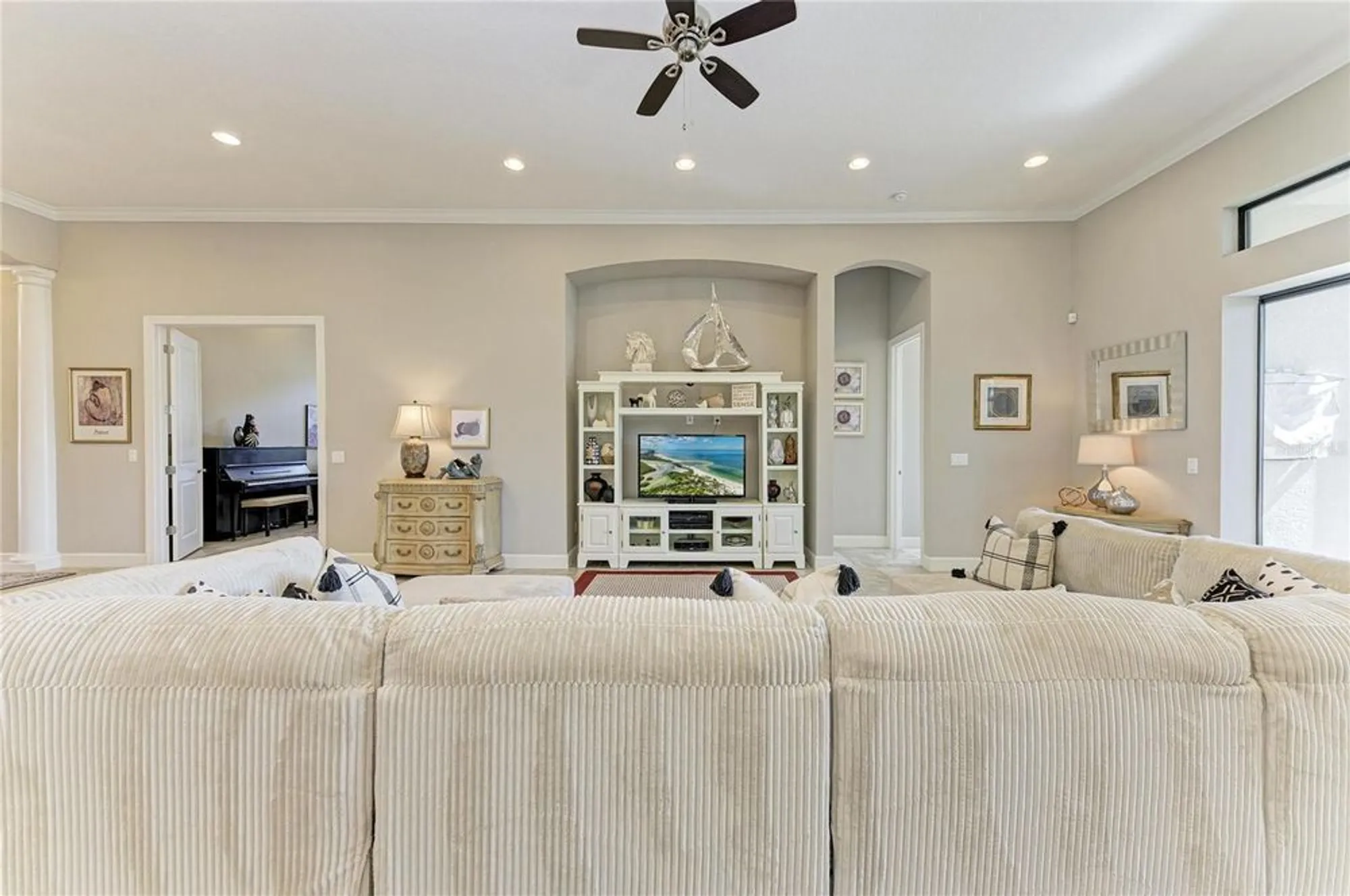 Property Slideshow image 10 of 100 | 13108 treviso dr, Bradenton, FL, 34211