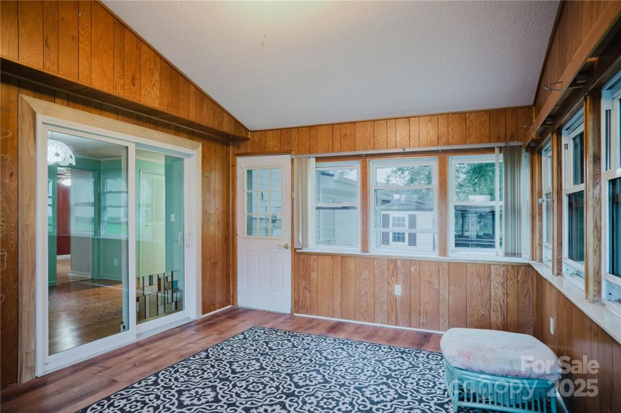 Property Slideshow image 30 of 34 | 402 deerfield ct, Hendersonville, NC, 28792