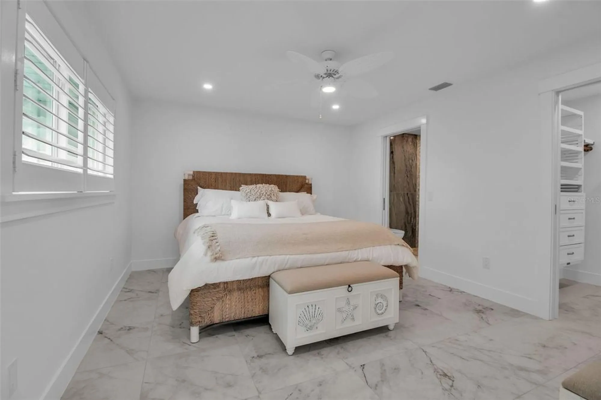 Property Slideshow image 15 of 39 | 602 fair winds dr # 602, Nokomis, FL, 34275