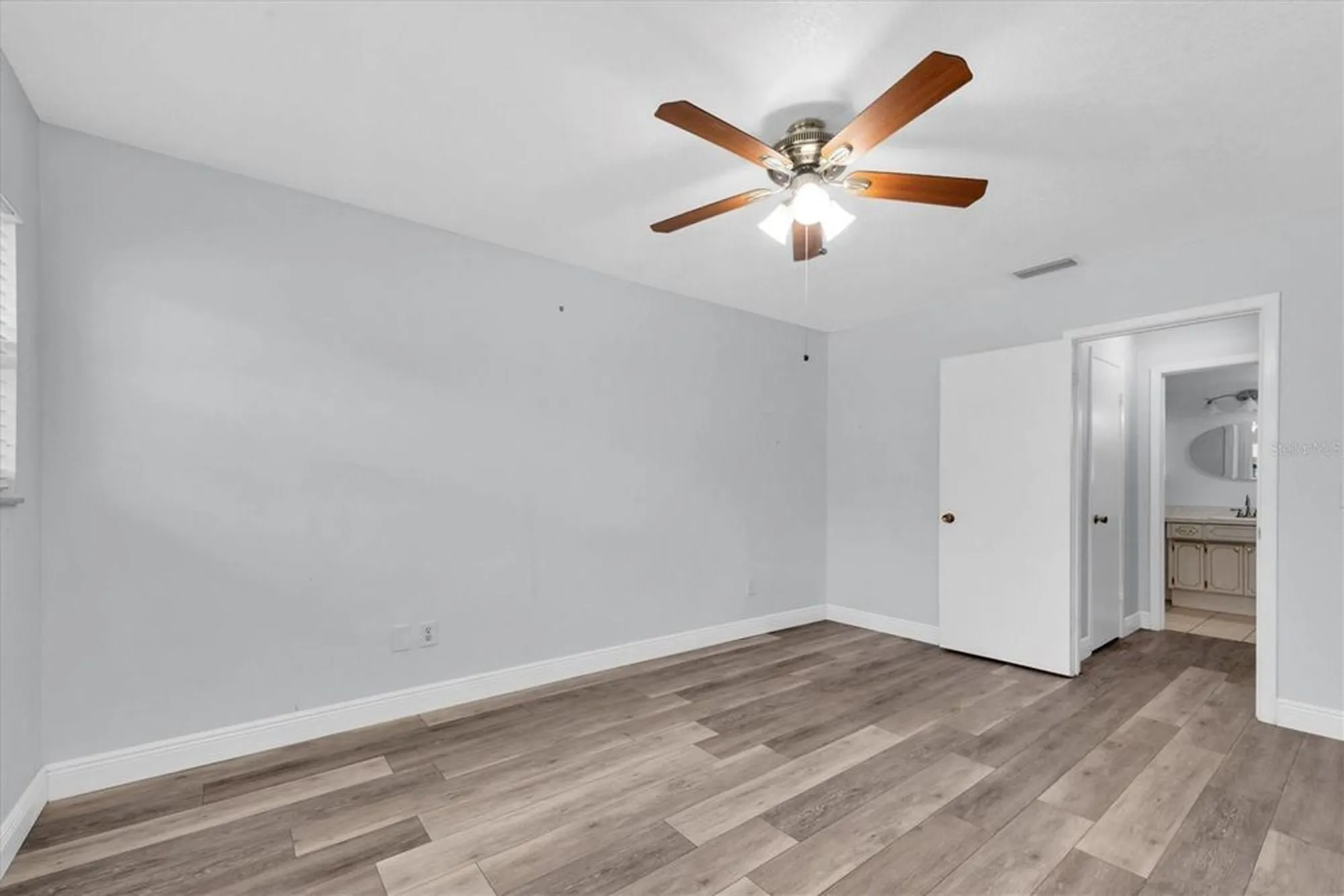 Property Slideshow image 16 of 27 | 8350 burgundy dr, Pinellas Park, FL, 33781