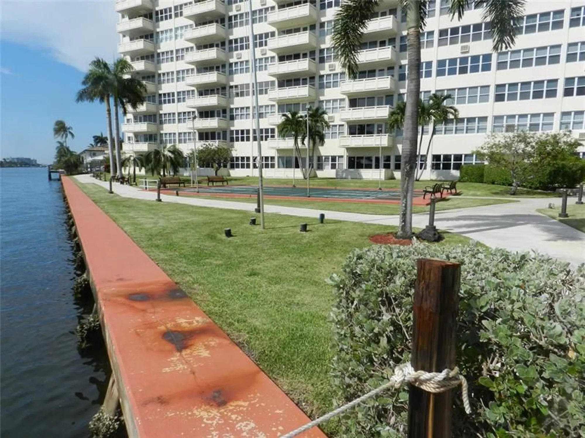 Property Slideshow image 31 of 34 | 3200 ne 36th st apt 1612a, Fort Lauderdale, FL, 33308
