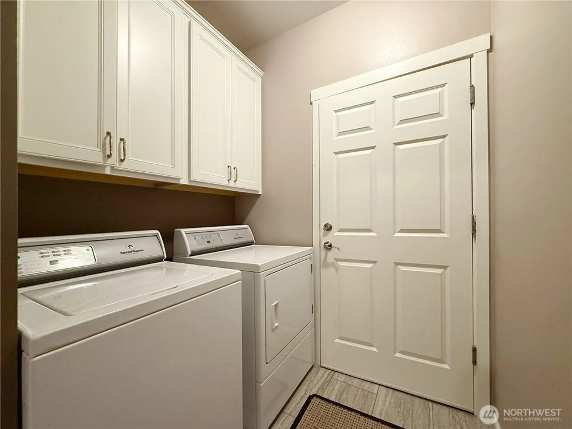 Property Slideshow image 14 of 38 | 4541 broadway st, Mount Vernon, WA, 98274