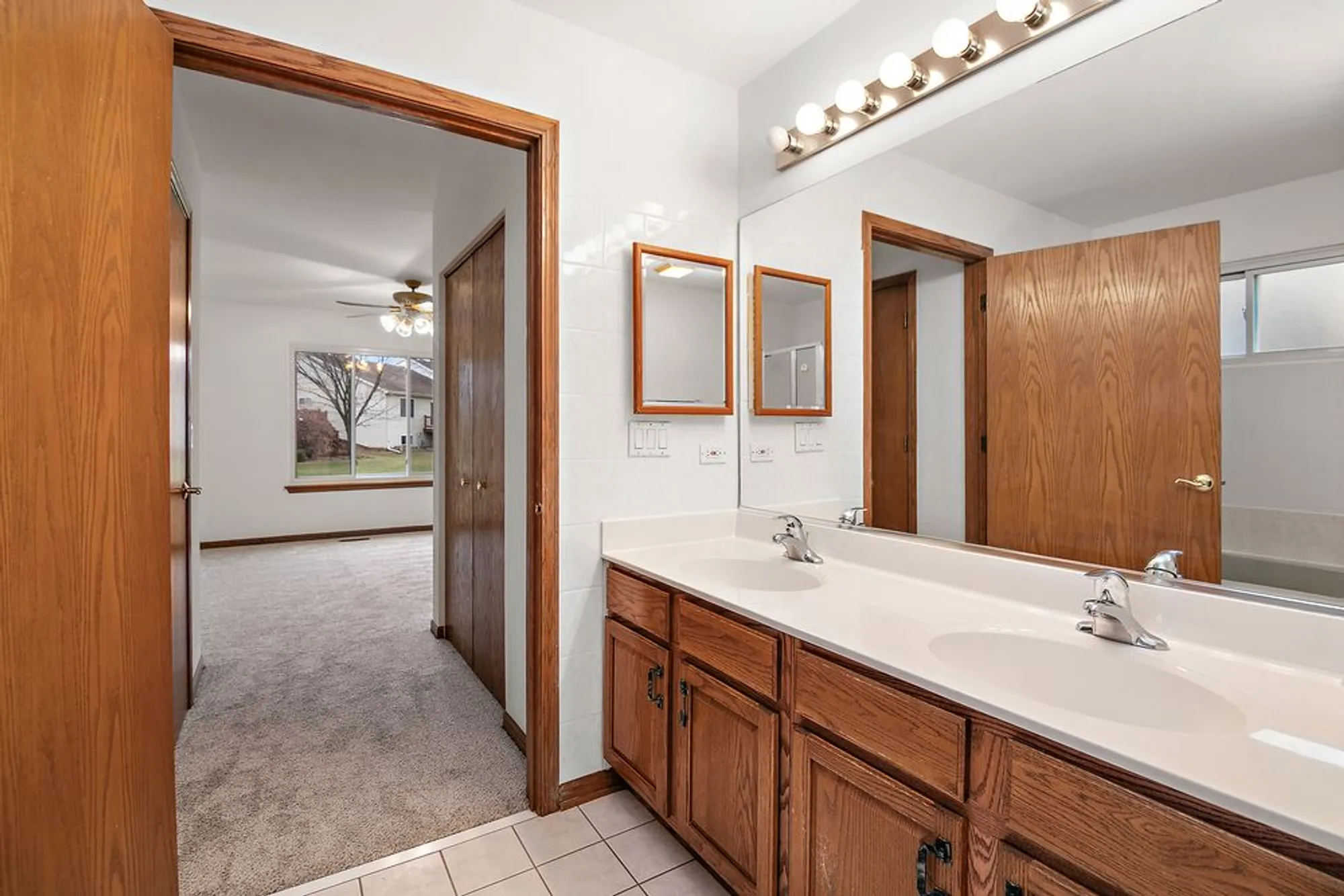 Property Slideshow image 13 of 38 | 21327 w redwood dr, Plainfield, IL, 60544