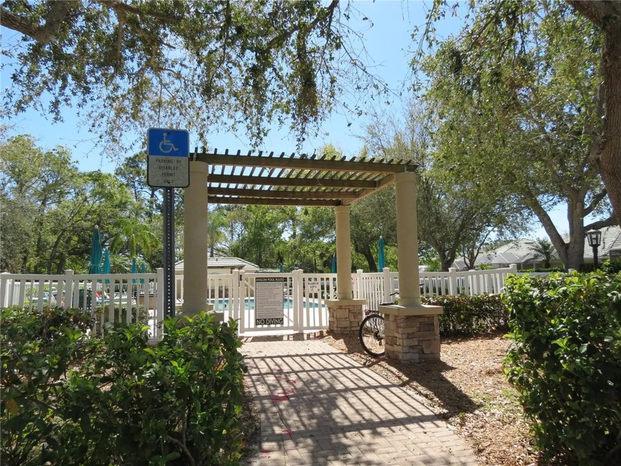 Property Slideshow image 35 of 51 | 4939 lakescene pl, Sarasota, FL, 34243