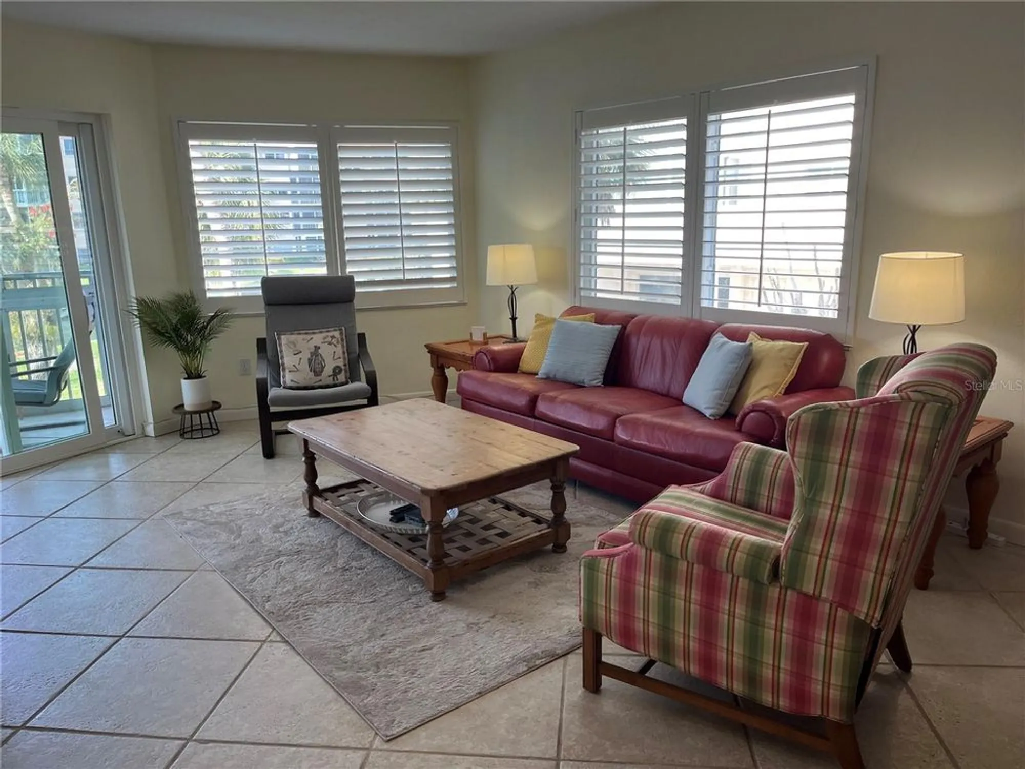Property Slideshow image 12 of 32 | 1257 s portofino dr apt 208, Sarasota, FL, 34242