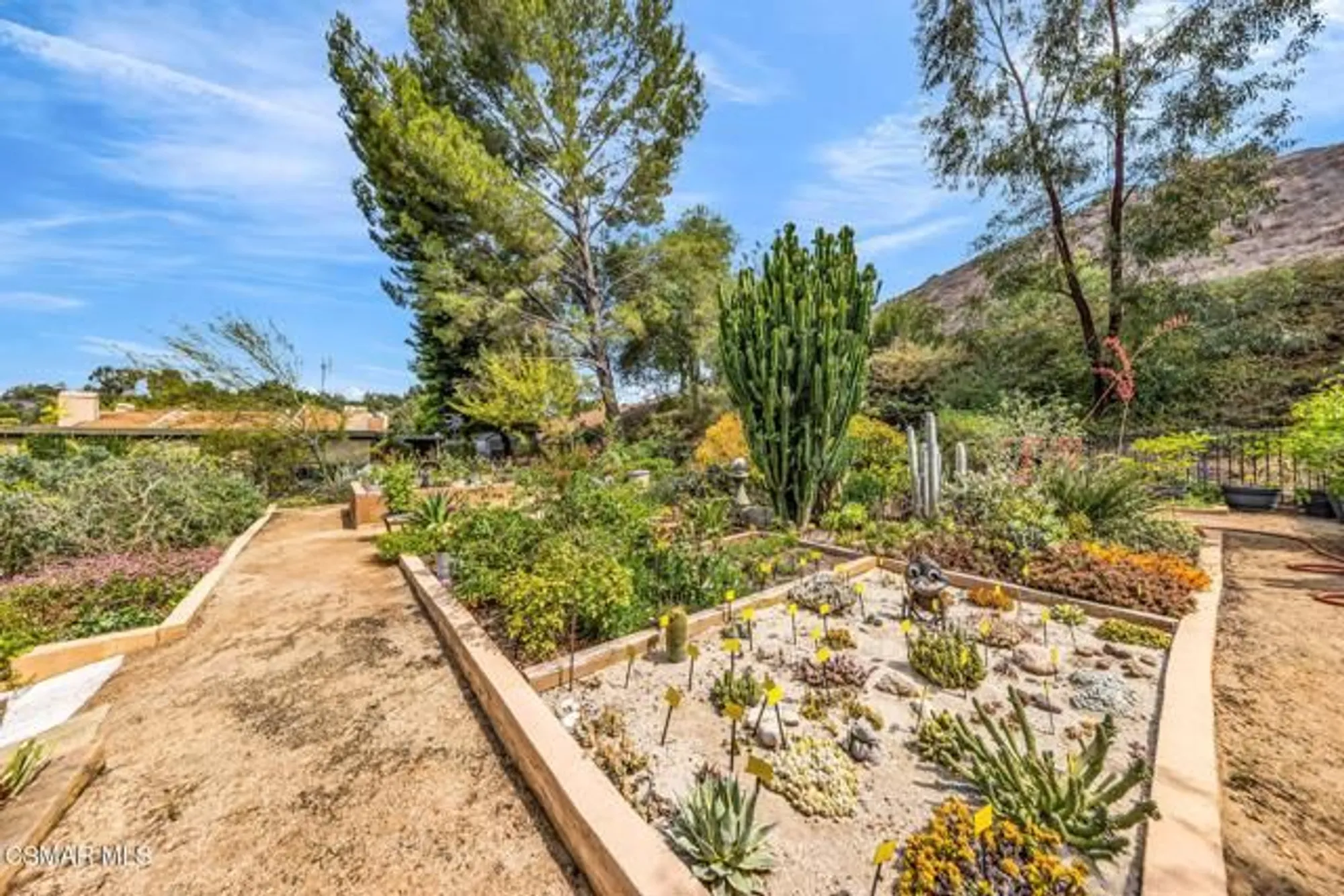 Property Slideshow image 32 of 52 | 224 oakleaf dr apt 102, Thousand Oaks, CA, 91360