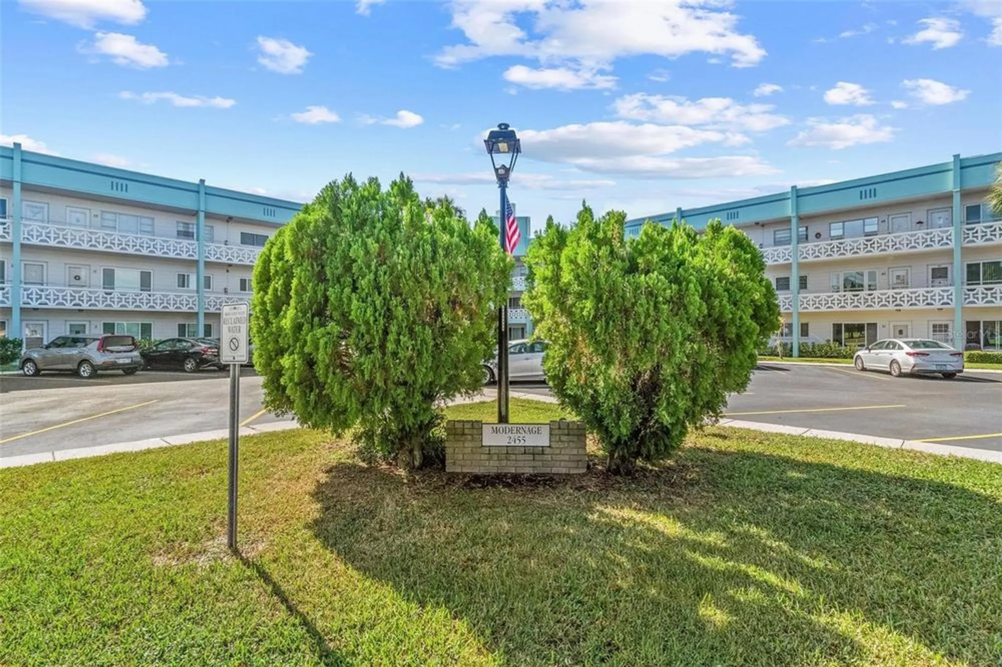 Property Slideshow image 1 of 40 | 2455 finlandia ln 39, Clearwater, FL, 33763