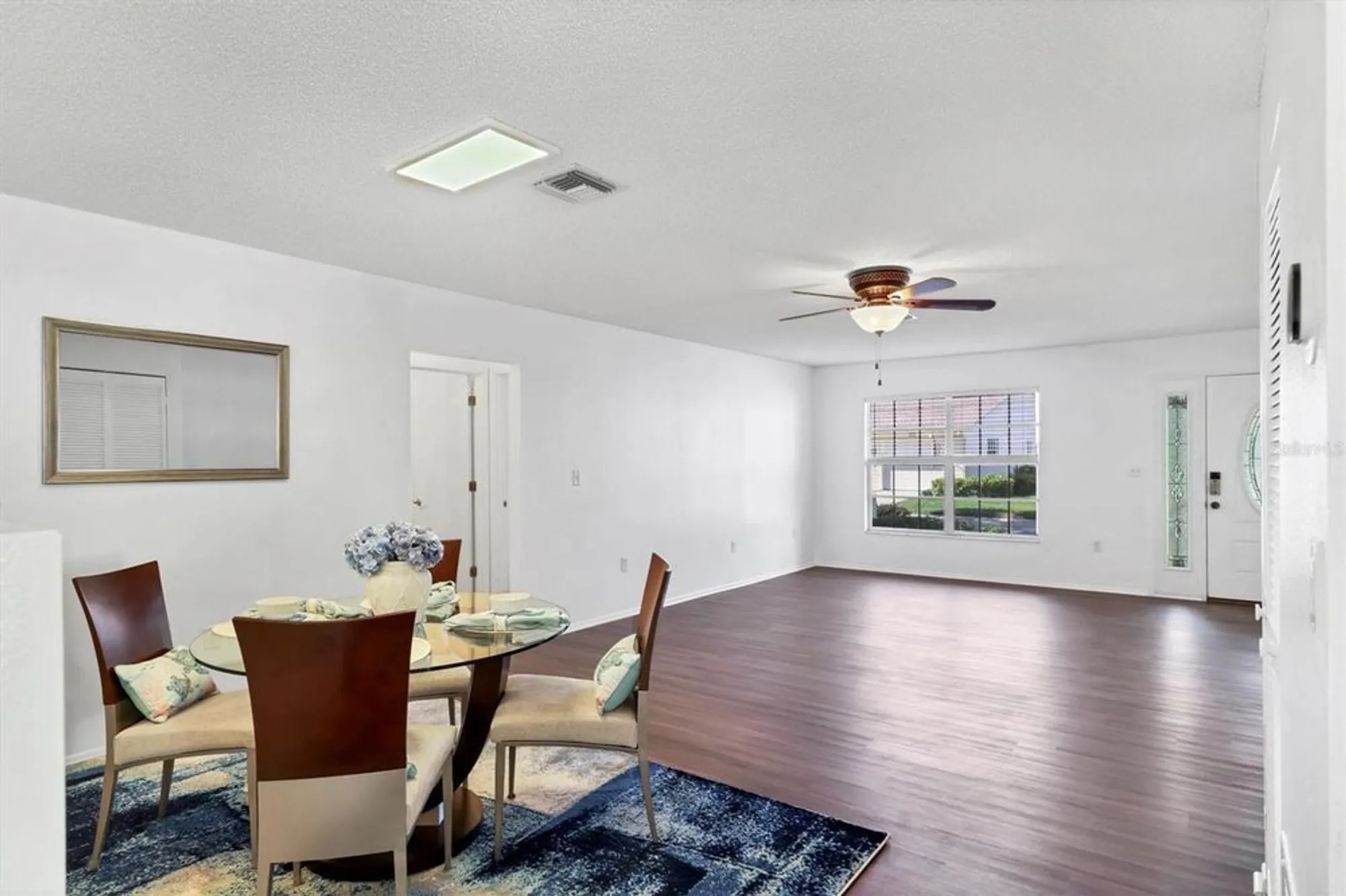 Property Slideshow image 8 of 44 | 4247 oakhurst cir 3033, Sarasota, FL, 34233