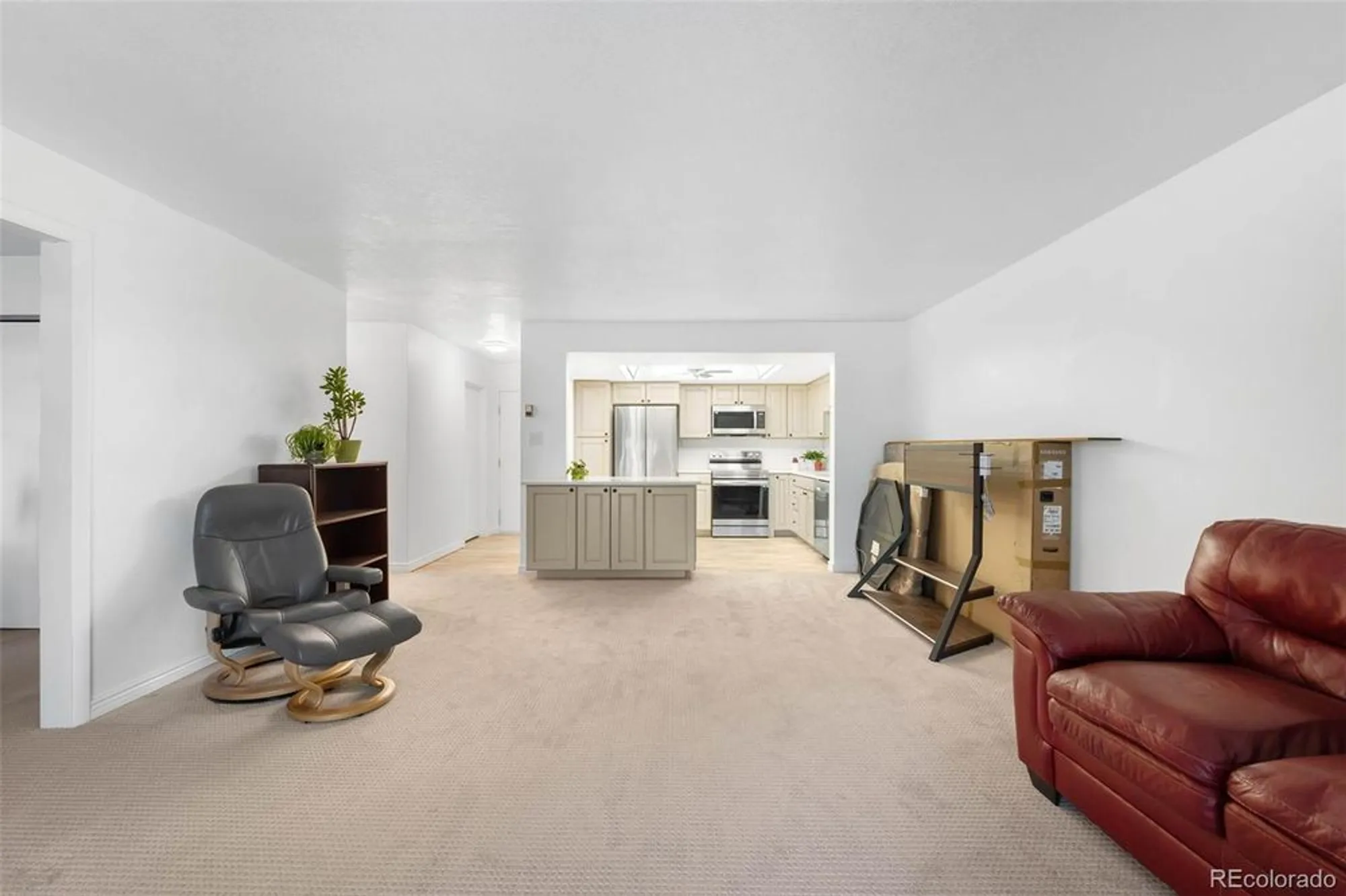 Property Slideshow image 8 of 35 | 14300 e marina dr apt 306, Aurora, CO, 80014