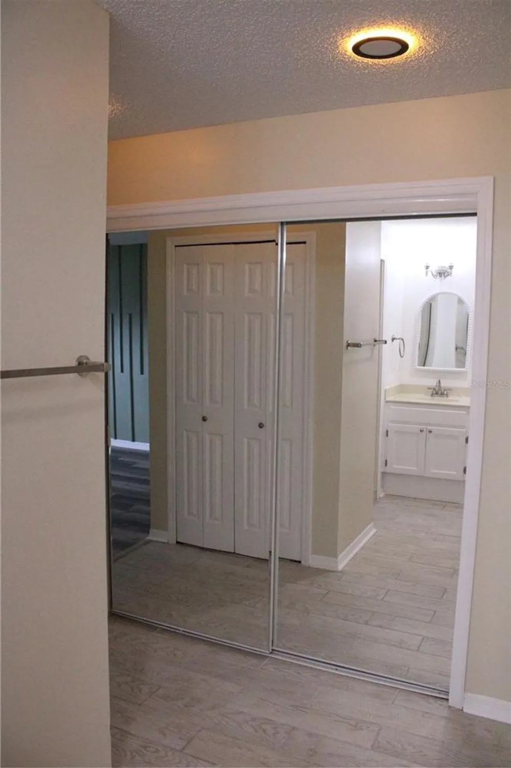 Property Slideshow image 16 of 31 | 2501 lonigan pl, Sun City Center, FL, 33573