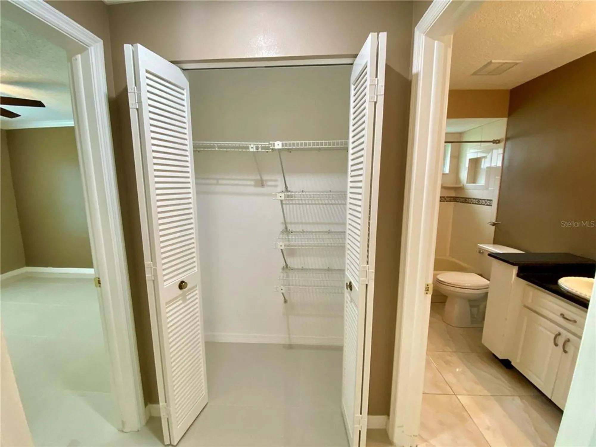 Property Slideshow image 42 of 90 | 3098 e dorchester dr, Palm Harbor, FL, 34684