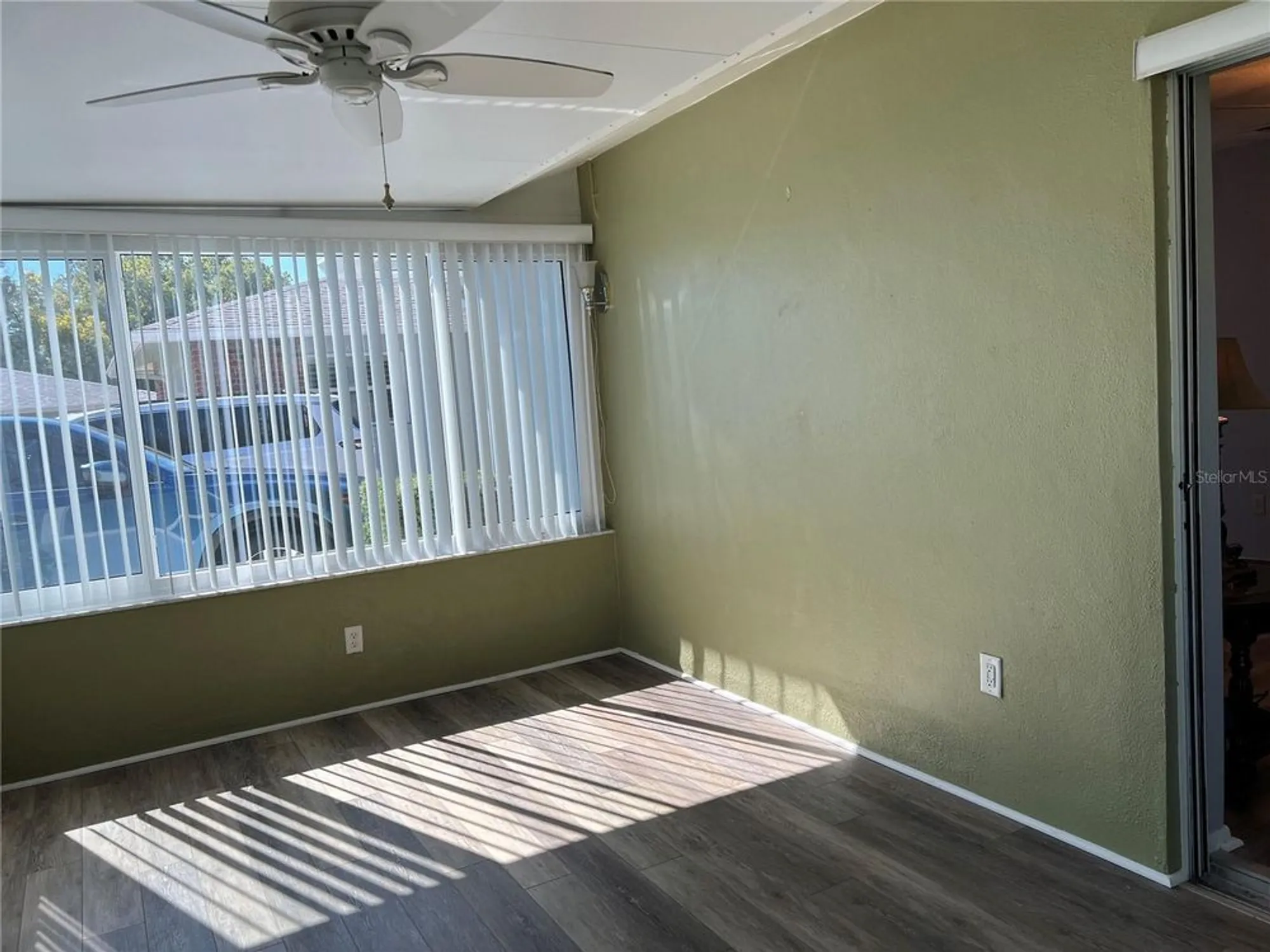 Property Slideshow image 11 of 33 | 1614 berwick ct d, Palm Harbor, FL, 34684