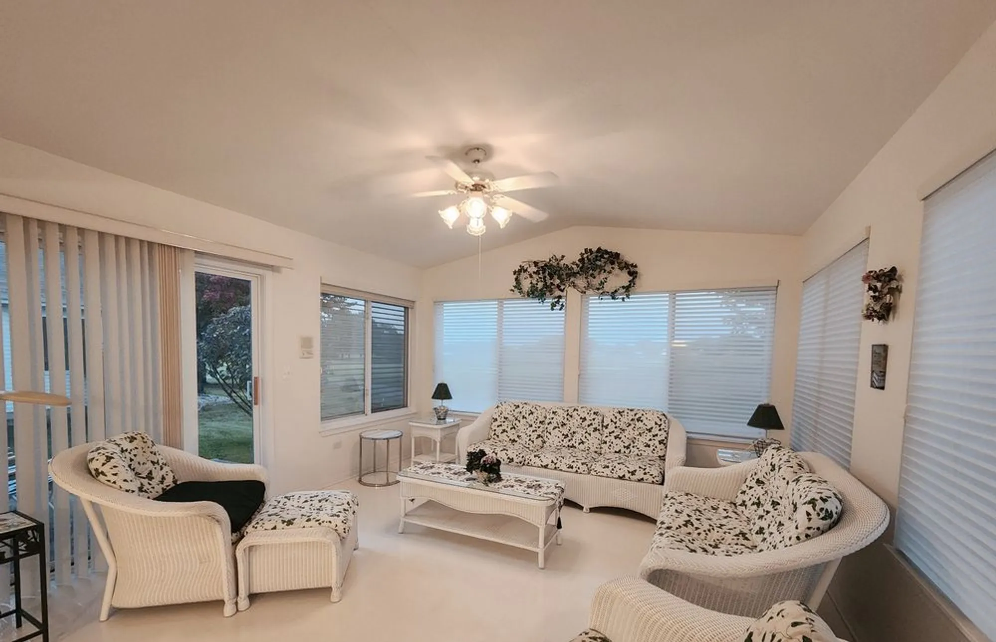 Property Slideshow image 11 of 25 | 21316 w redwood dr, Plainfield, IL, 60544