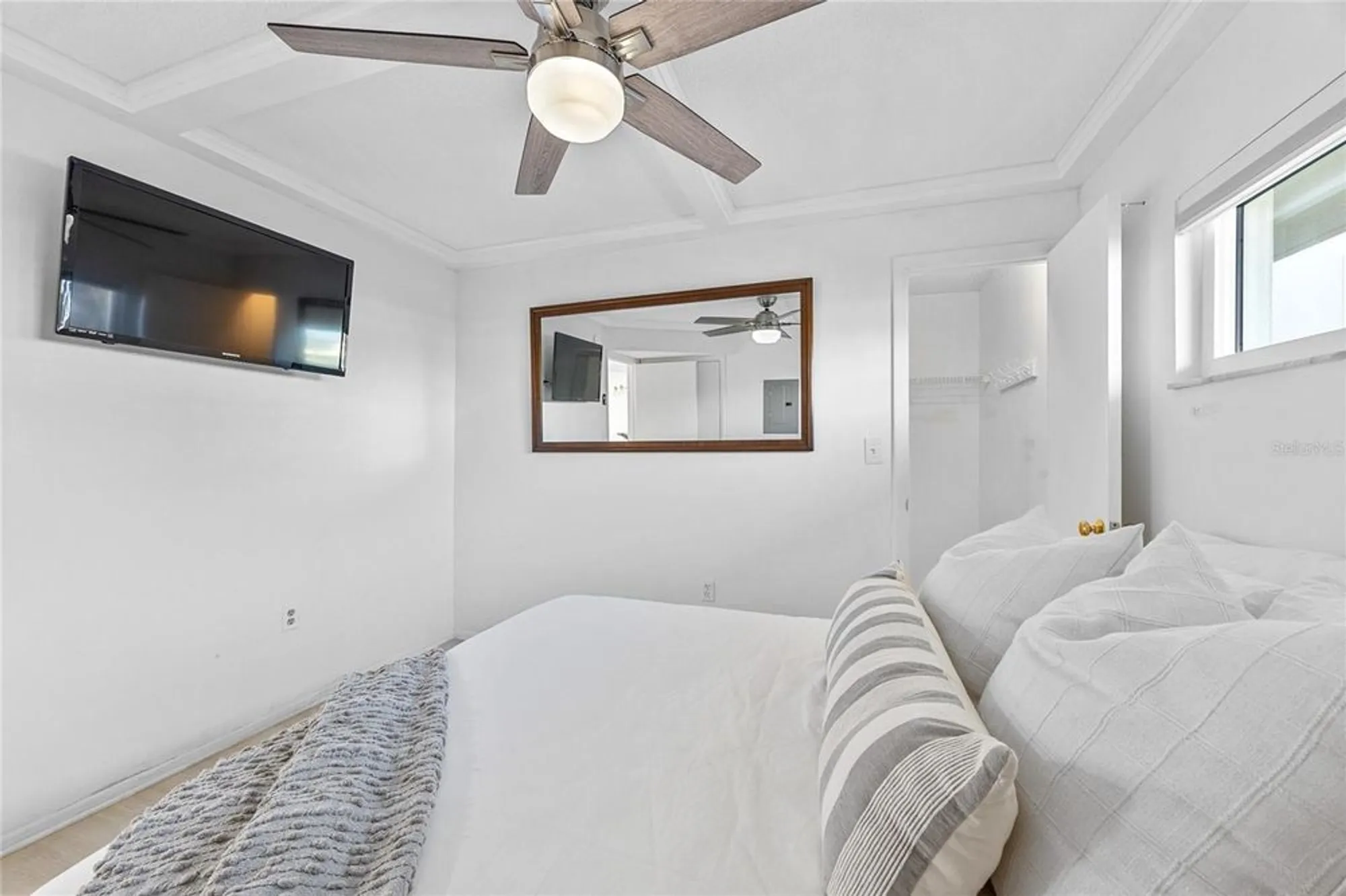 Property Slideshow image 22 of 39 | 4775 cove cir apt 203, St Petersburg, FL, 33708