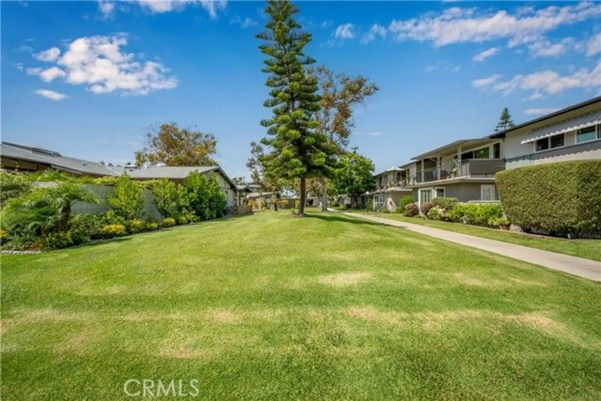 Property Slideshow image 3 of 43 | 1920 mckinney way apt 17a, Seal Beach, CA, 90740