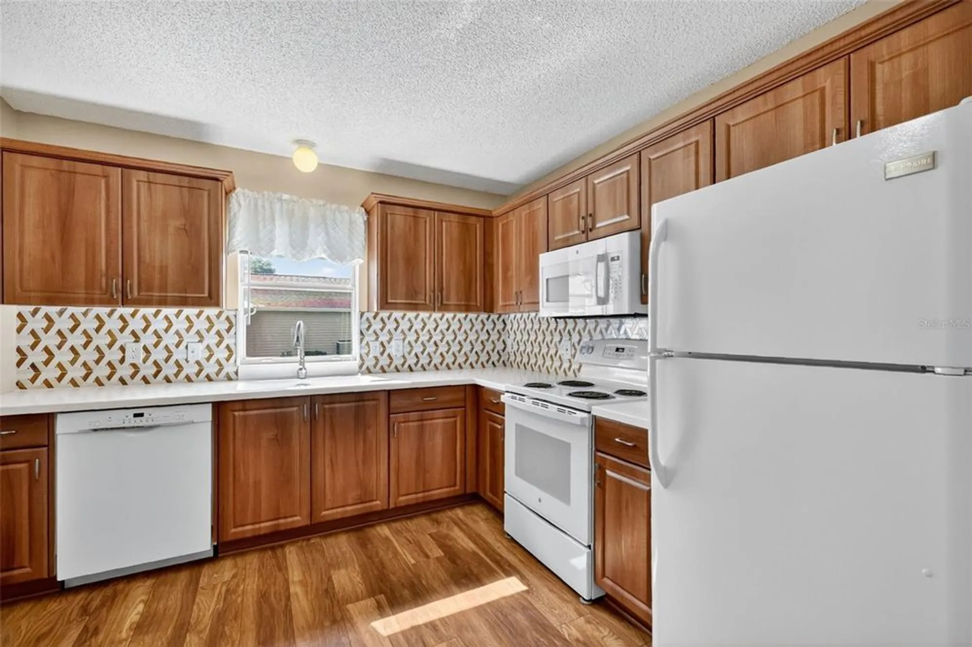 Property Slideshow image 6 of 39 | 518 alcazar ct, The Villages, FL, 32159