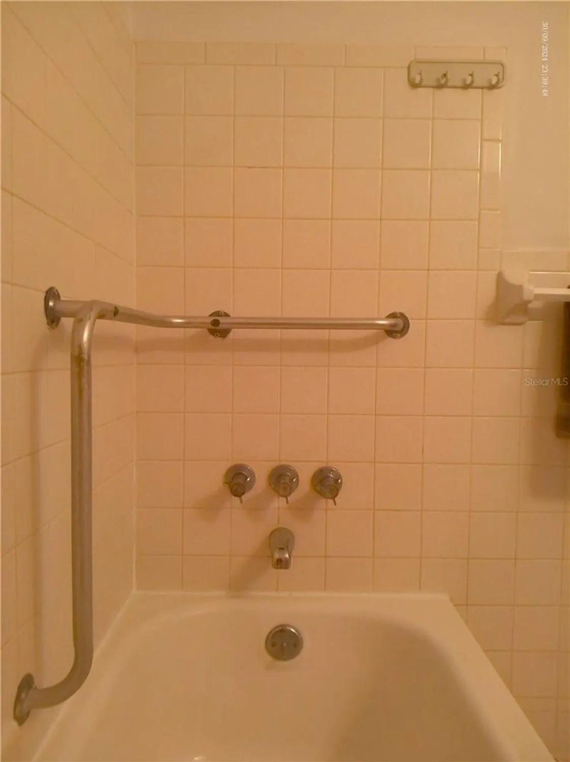 Property Slideshow image 20 of 58 | 2400 franciscan dr 18, Clearwater, FL, 33763