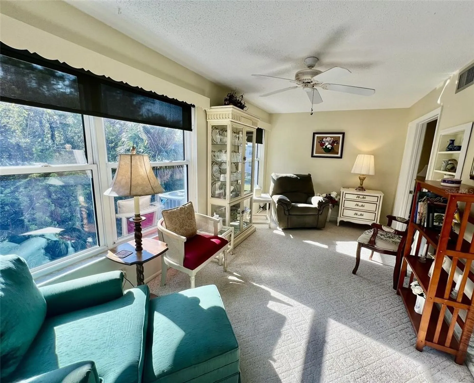 Property Slideshow image 12 of 44 | 2461 rhodesian dr 51, Clearwater, FL, 33763