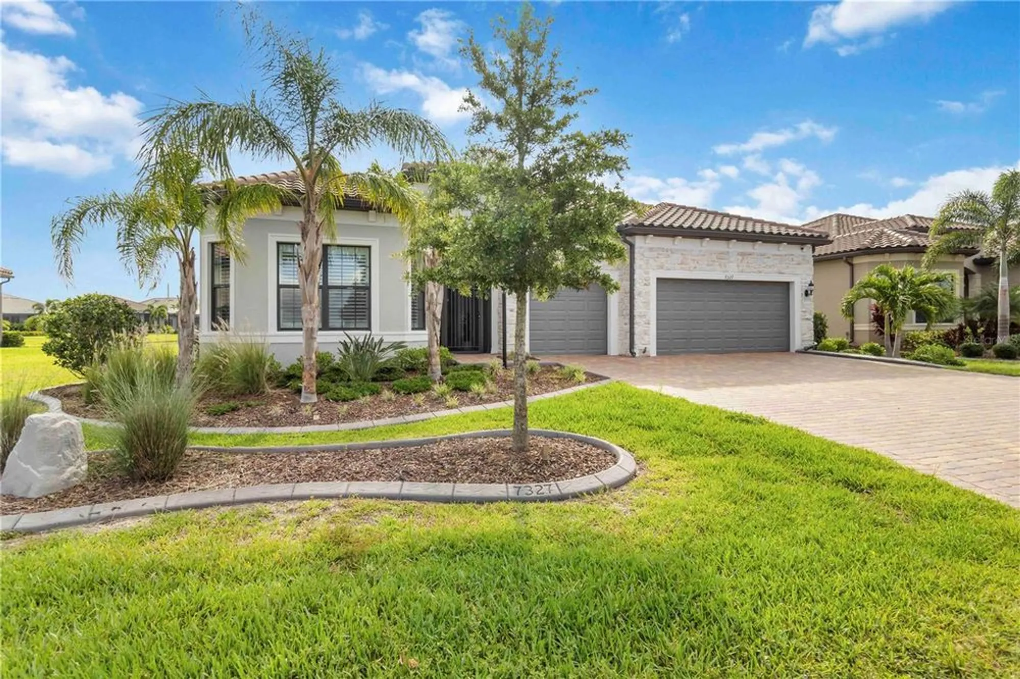 Property Slideshow image 5 of 83 | 7327 summerland cv, Bradenton, FL, 34202