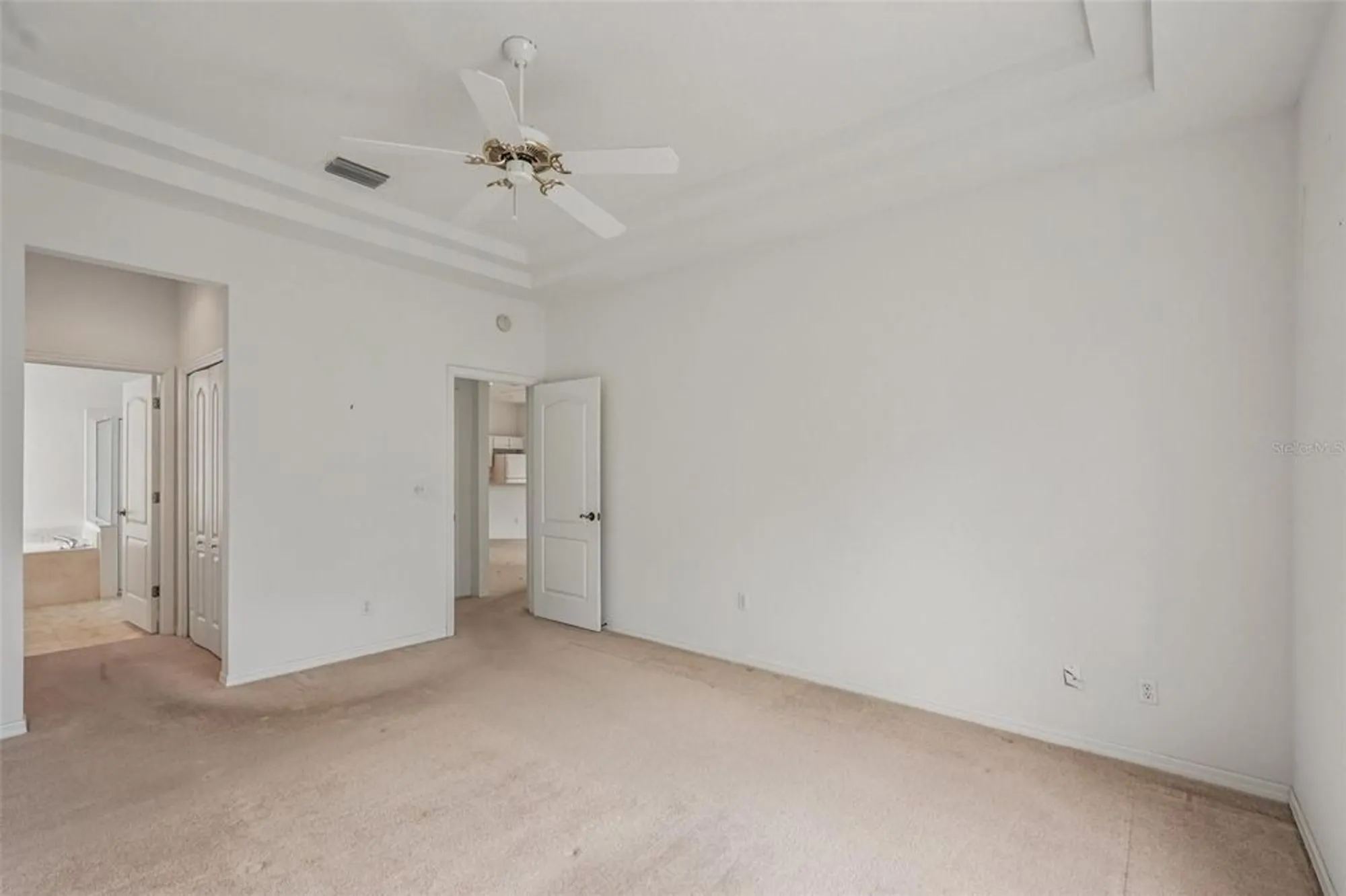 Property Slideshow image 19 of 61 | 2114 worthington greens dr, Sun City Center, FL, 33573