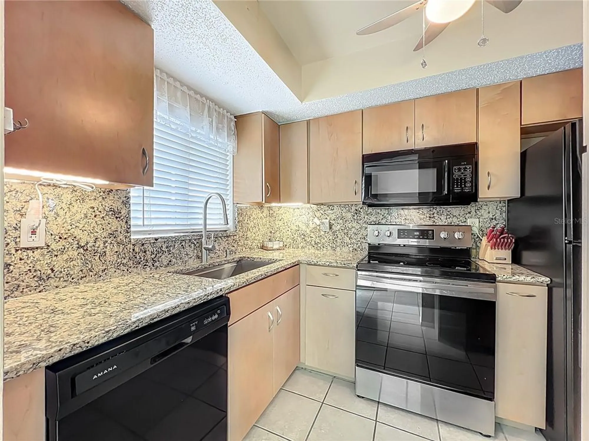 Property Slideshow image 4 of 51 | 3783 lake bayshore dr # h404, Bradenton, FL, 34205