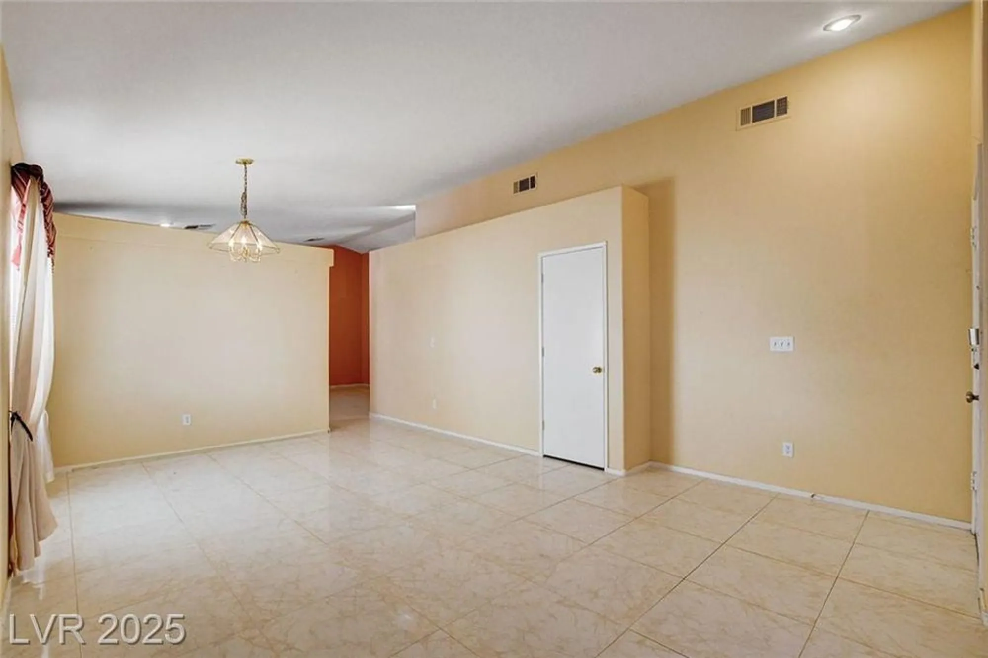Property Slideshow image 6 of 40 | 5524 morningcross st, Las Vegas, NV, 89130