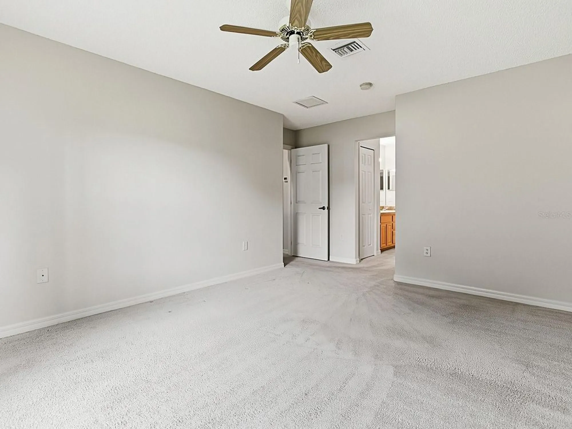 Property Slideshow image 25 of 41 | 231 bentwood dr, Leesburg, FL, 34748