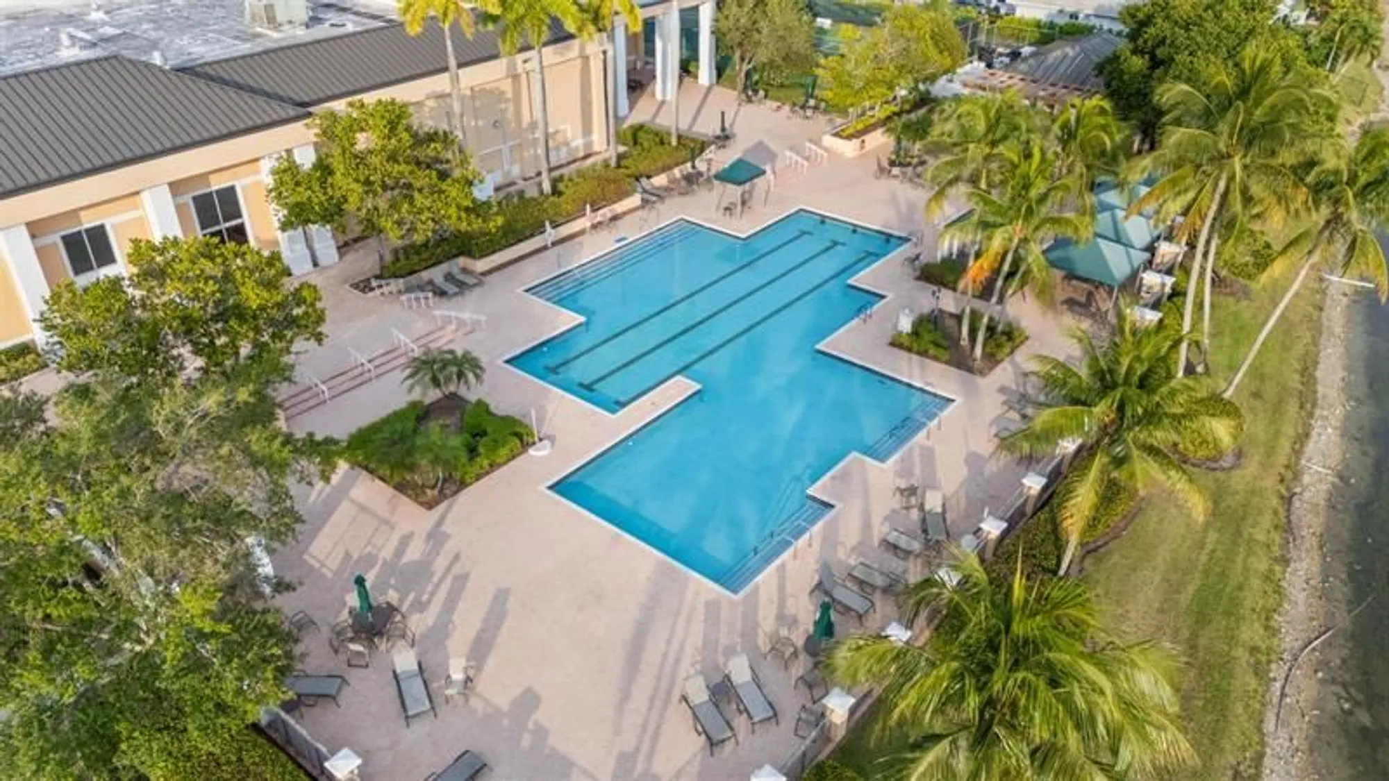 Property Slideshow image 5 of 24 | 7763 southampton ter 215, Tamarac, FL, 33321