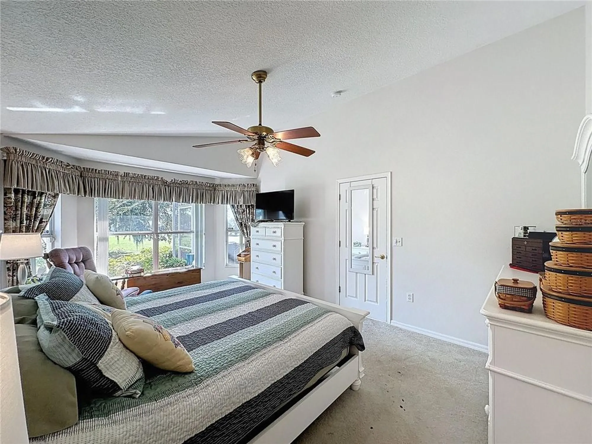 Property Slideshow image 27 of 76 | 2292 edmonton ct, Clermont, FL, 34711