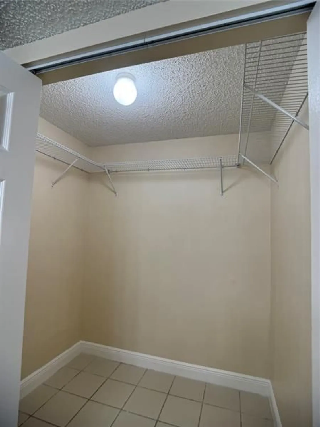 Property Slideshow image 26 of 36 | 9245 flynn cir apt 8, Boca Raton, FL, 33496