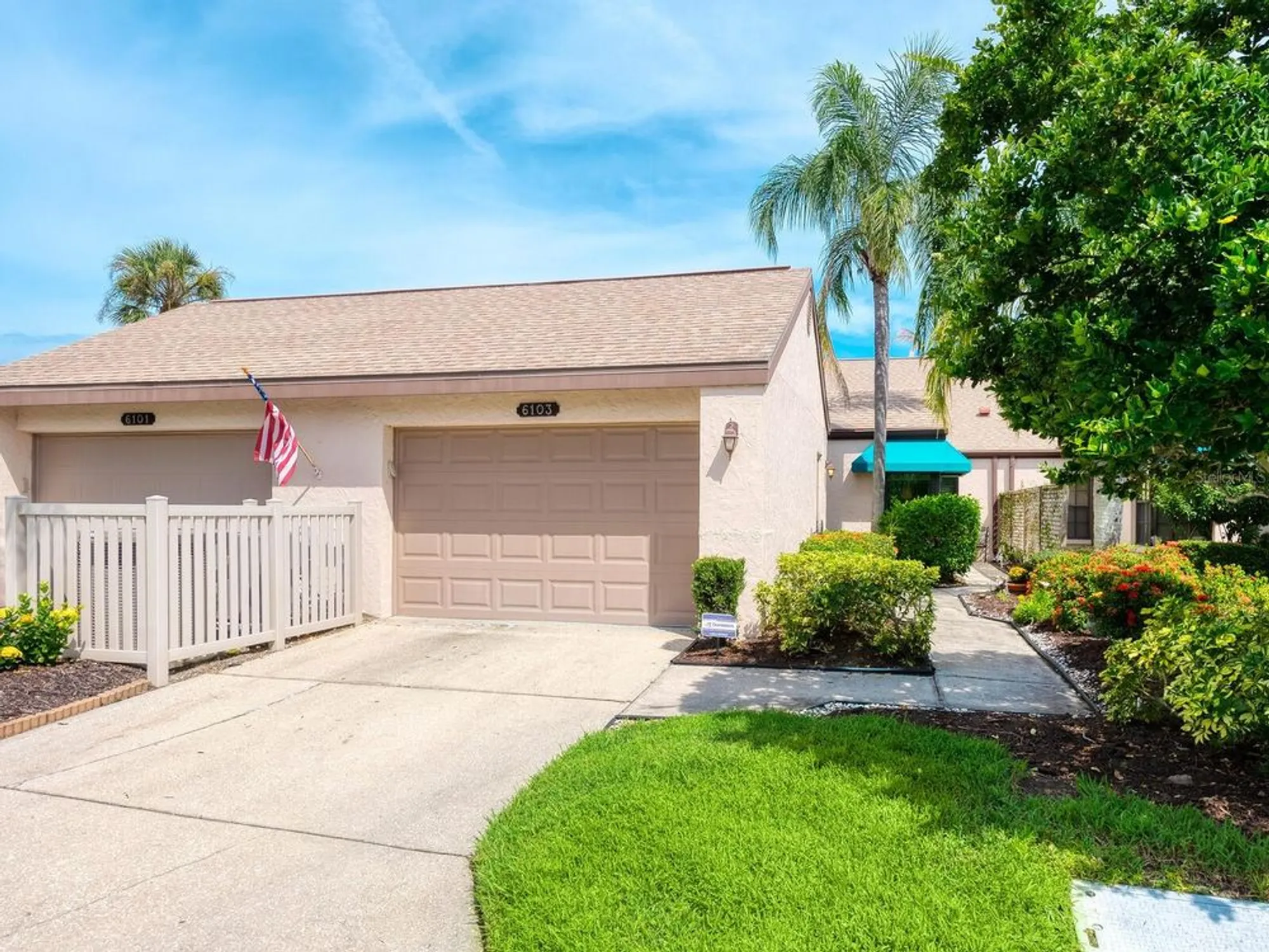 Property Slideshow image 1 of 73 | 6103 clubside dr # 6103, Sarasota, FL, 34243