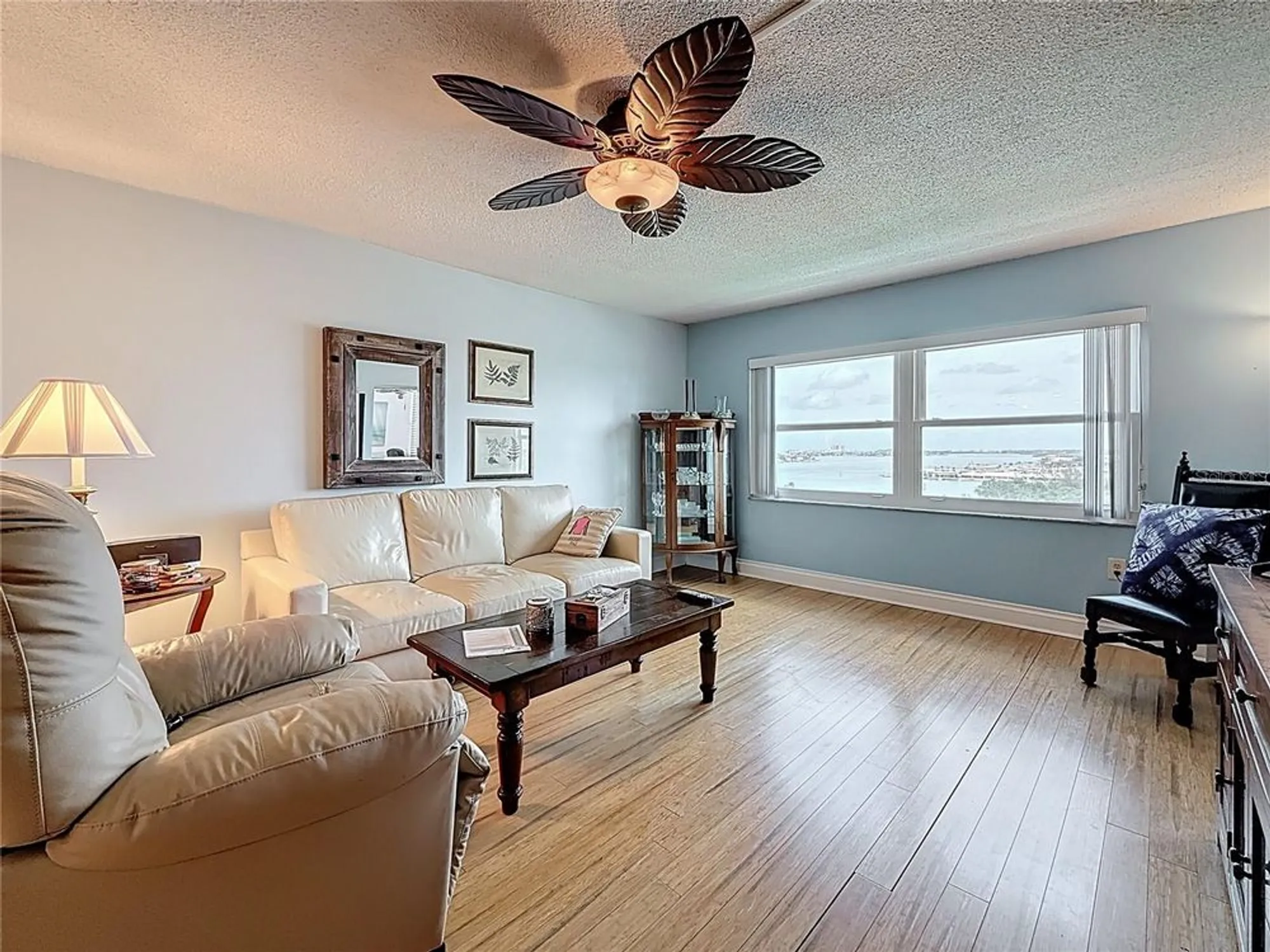 Property Slideshow image 20 of 61 | 4725 cove cir apt 908, St Petersburg, FL, 33708