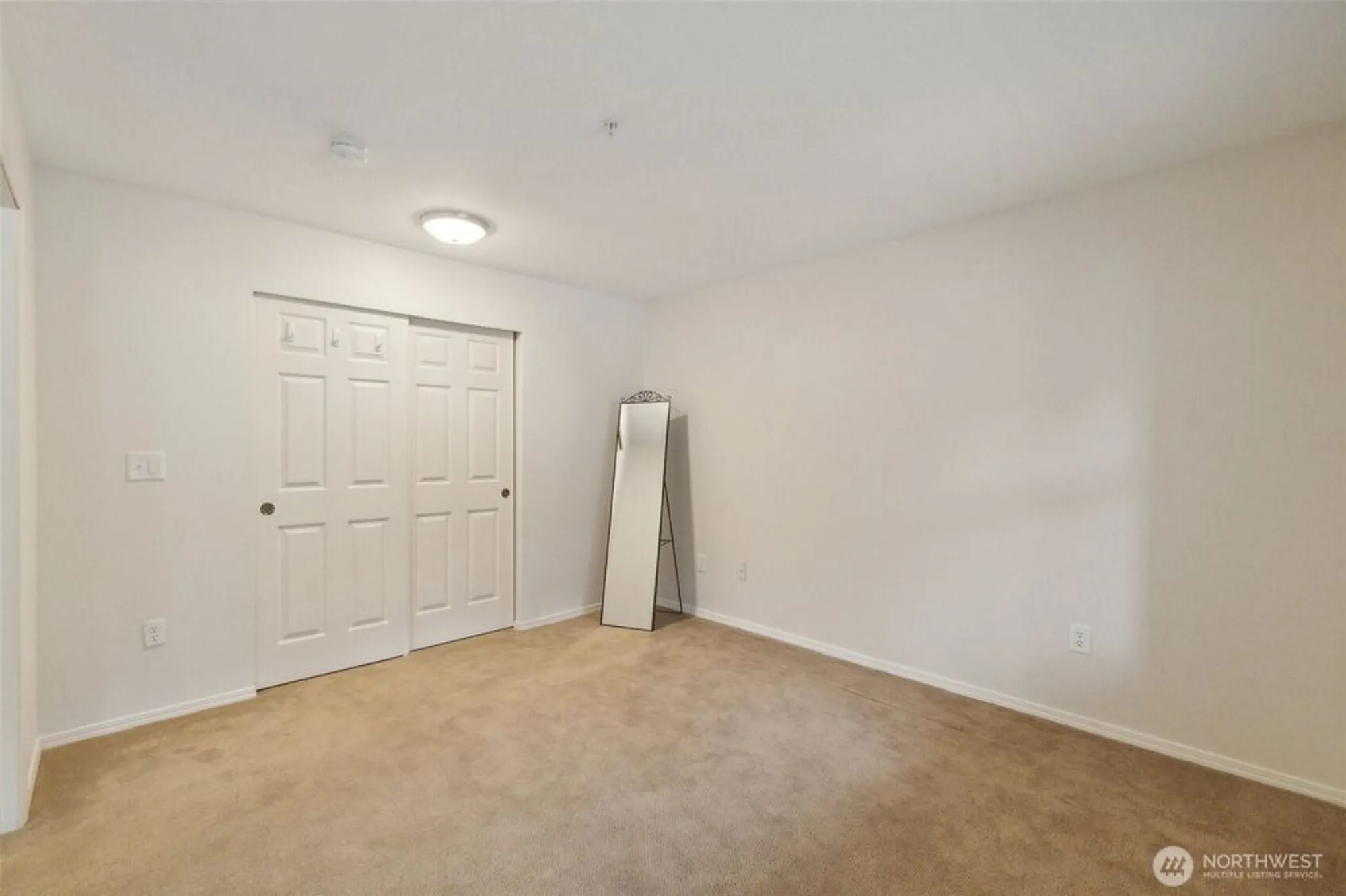 Property Slideshow image 20 of 40 | 4133 224th ln 302, Issaquah, WA, 98029