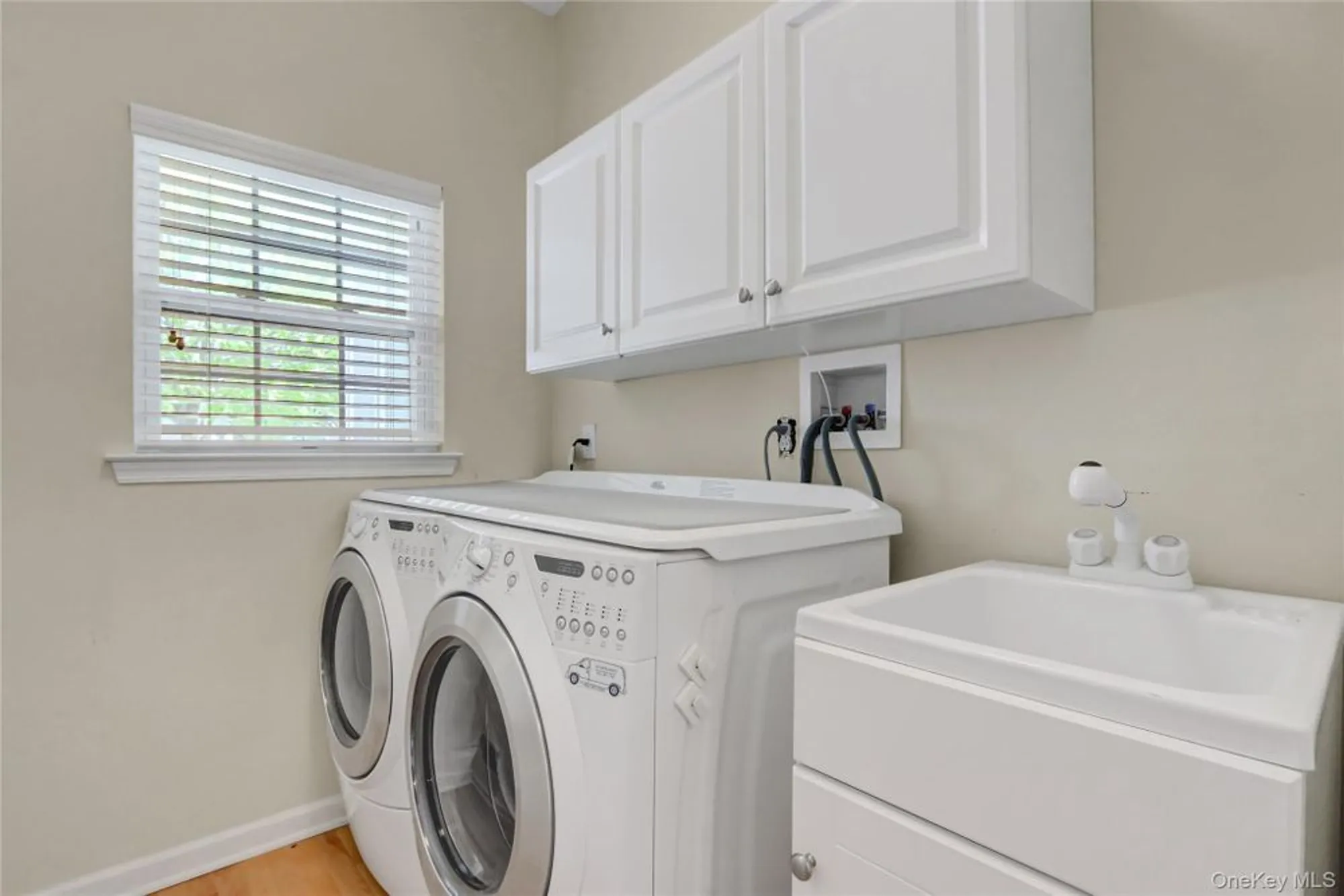 Property Slideshow image 18 of 40 | 4 oakhurst ct, Mount Sinai, NY, 11766