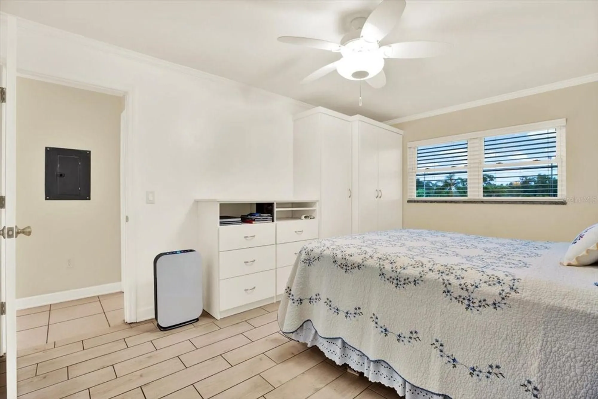 Property Slideshow image 14 of 38 | 5501 80th st n unit 206, Saint Petersburg, FL, 33709