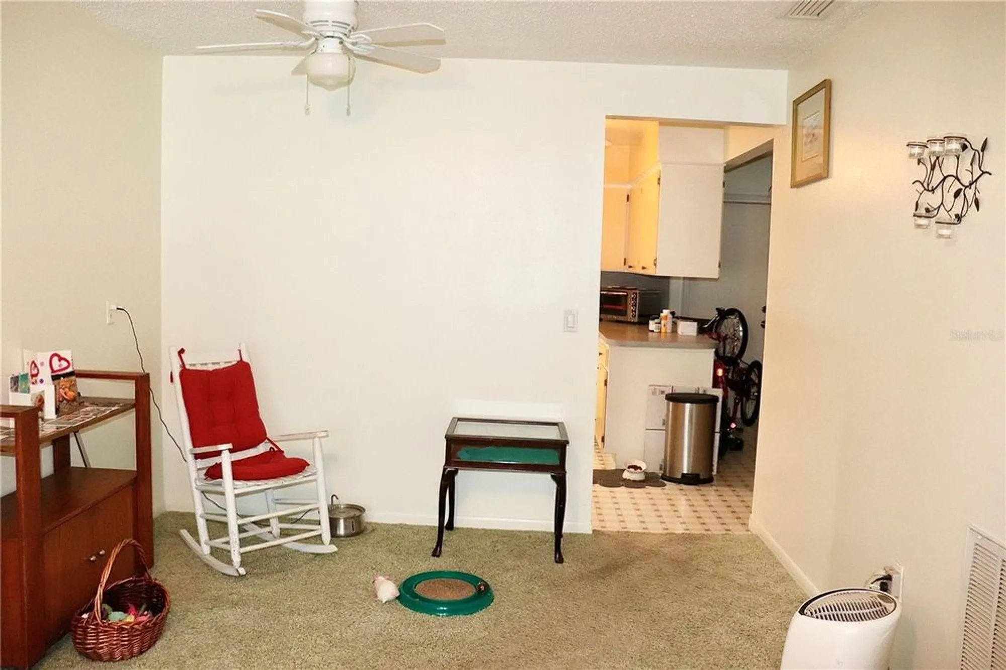 Property Slideshow image 5 of 14 | 6990 versailles n # 6990, Pinellas Park, FL, 33781