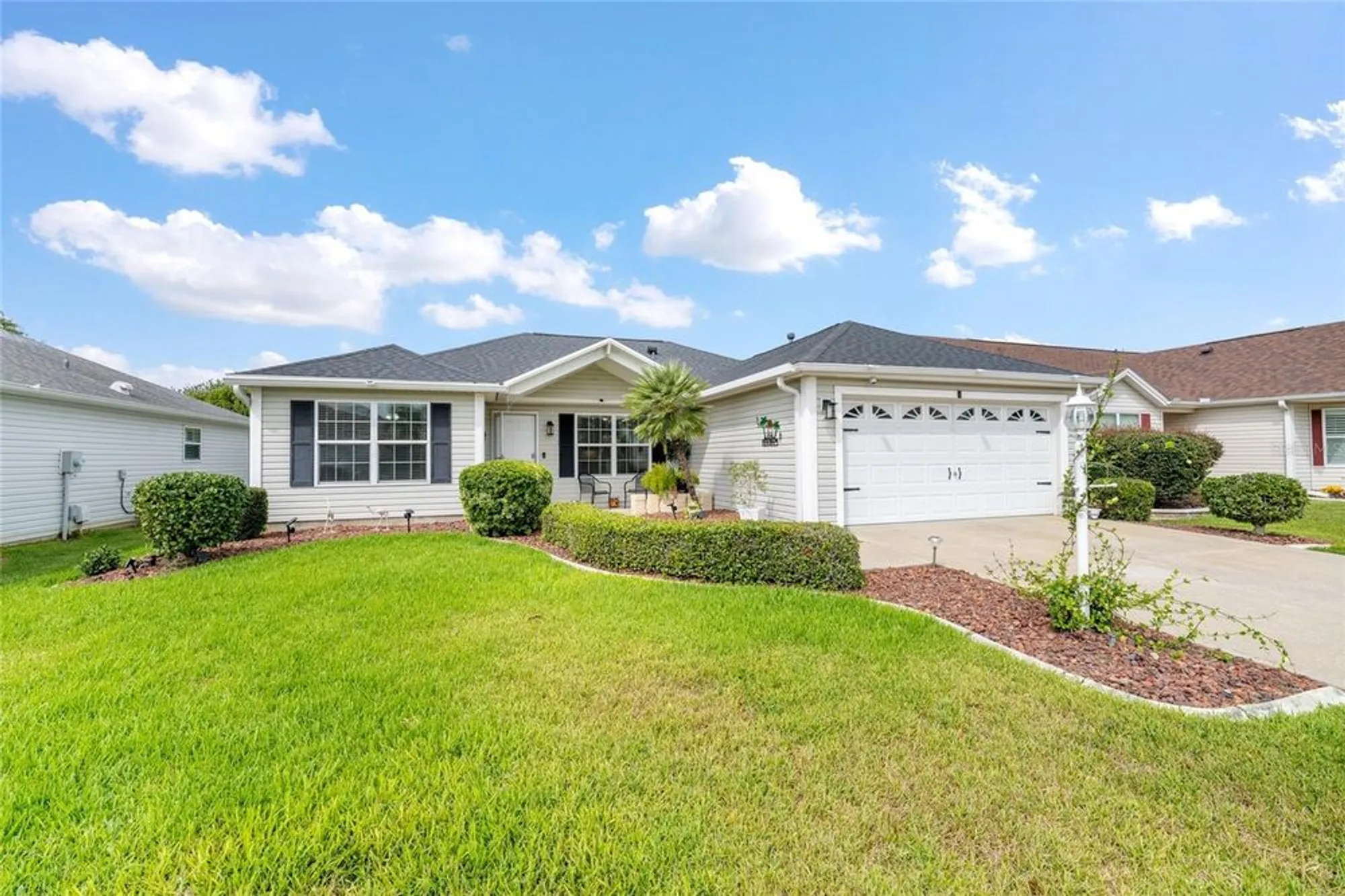 Property Slideshow image 1 of 25 | 17966 se 89th natchez ave, The Villages, FL, 32162