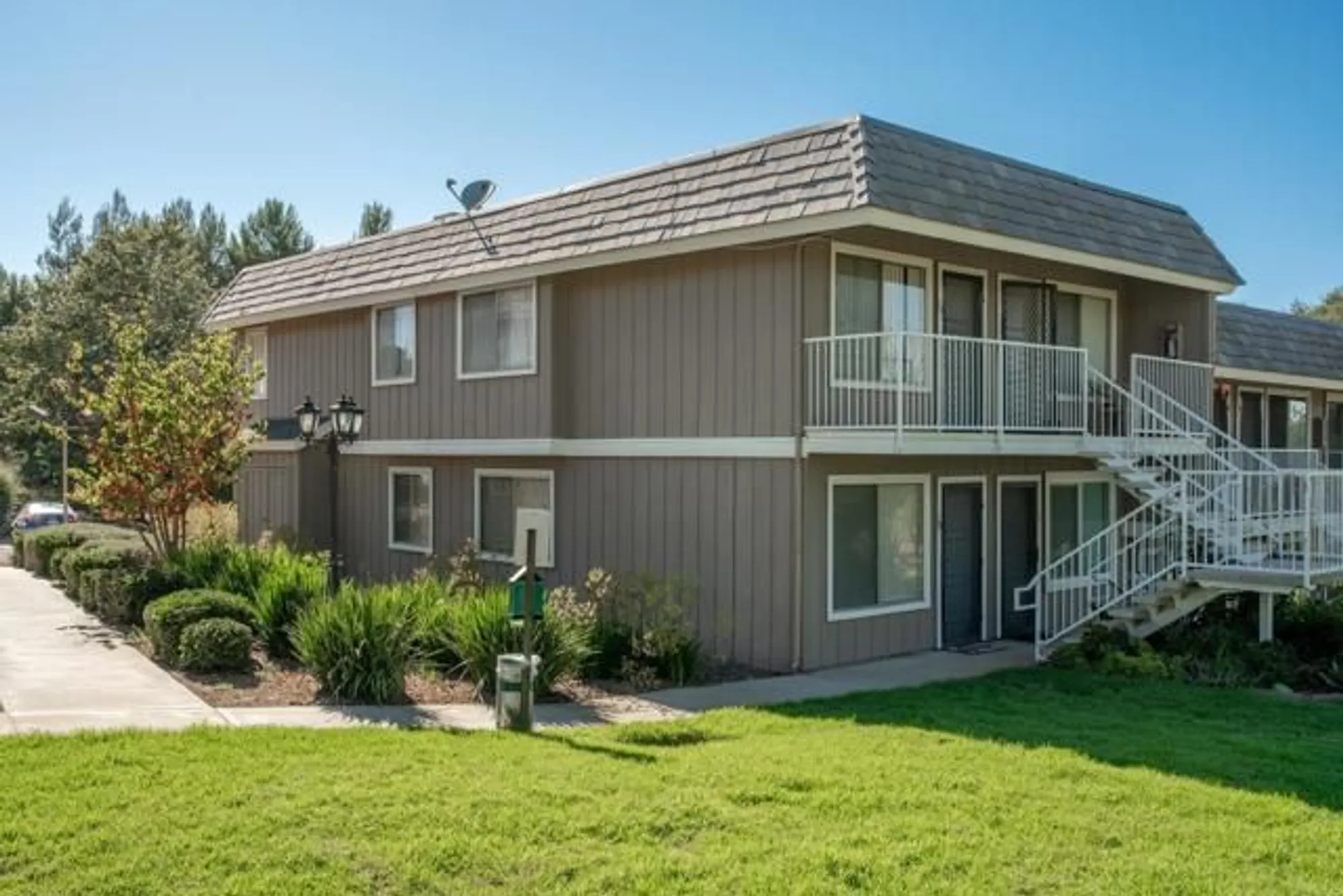 Property Slideshow image 2 of 21 | 27735 mountain meadow rd unit 19, Escondido, CA, 92026