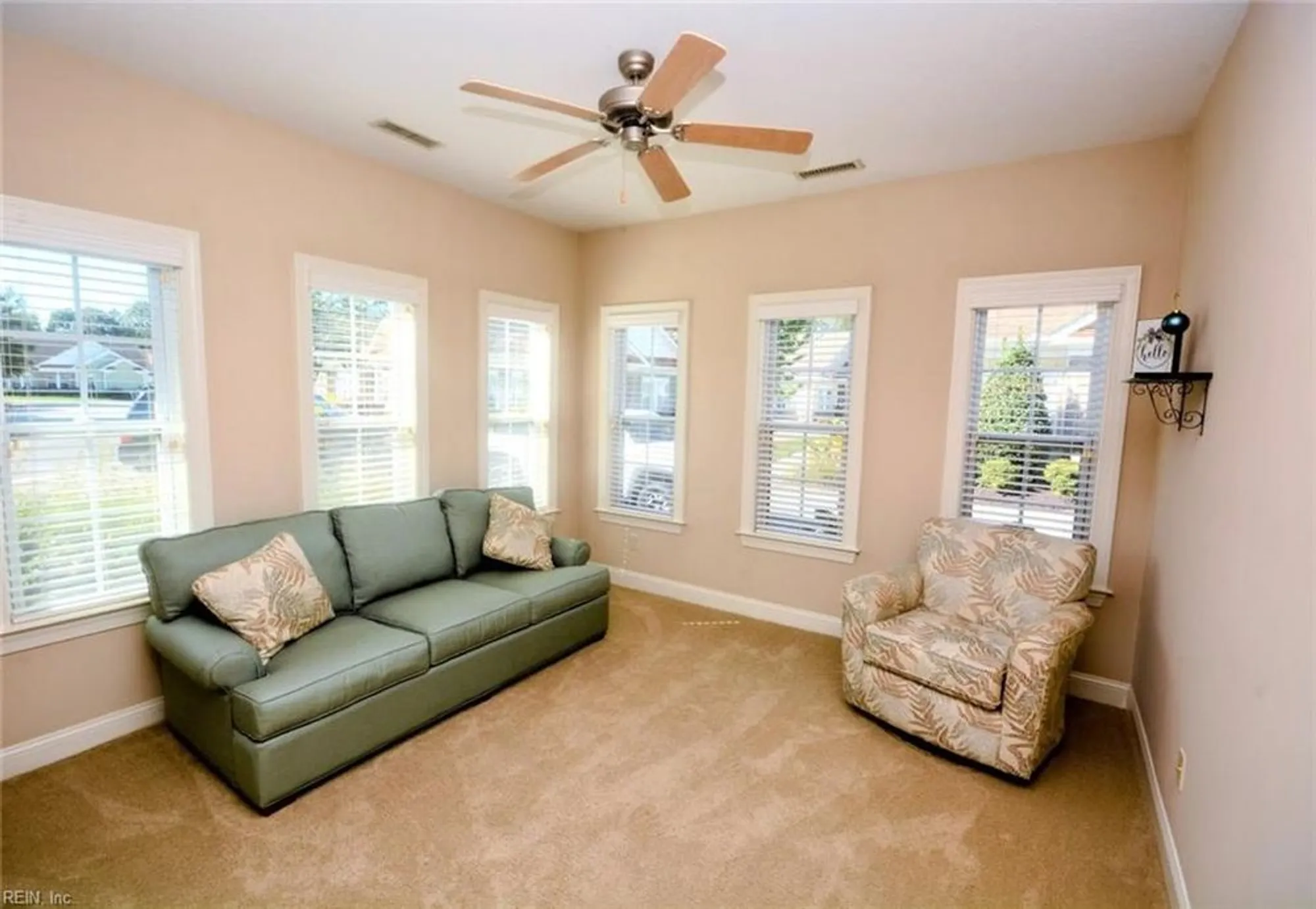 Property Slideshow image 18 of 41 | 1443 thistlewood ln, Chesapeake, VA, 23320