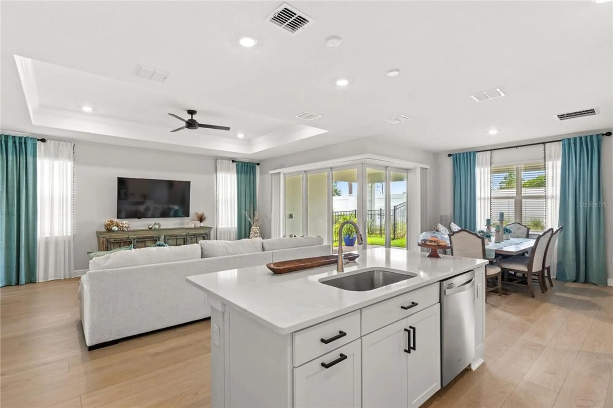 Property Slideshow image 23 of 40 | 13732 fresh ivy st, Winter Garden, FL, 34787