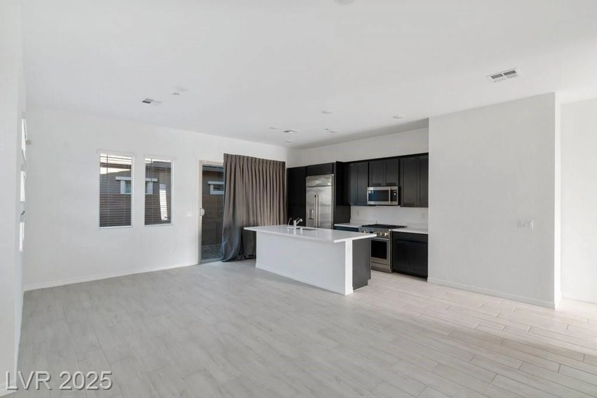 Property Slideshow image 12 of 36 | 925 allister fields ln, Las Vegas, NV, 89138